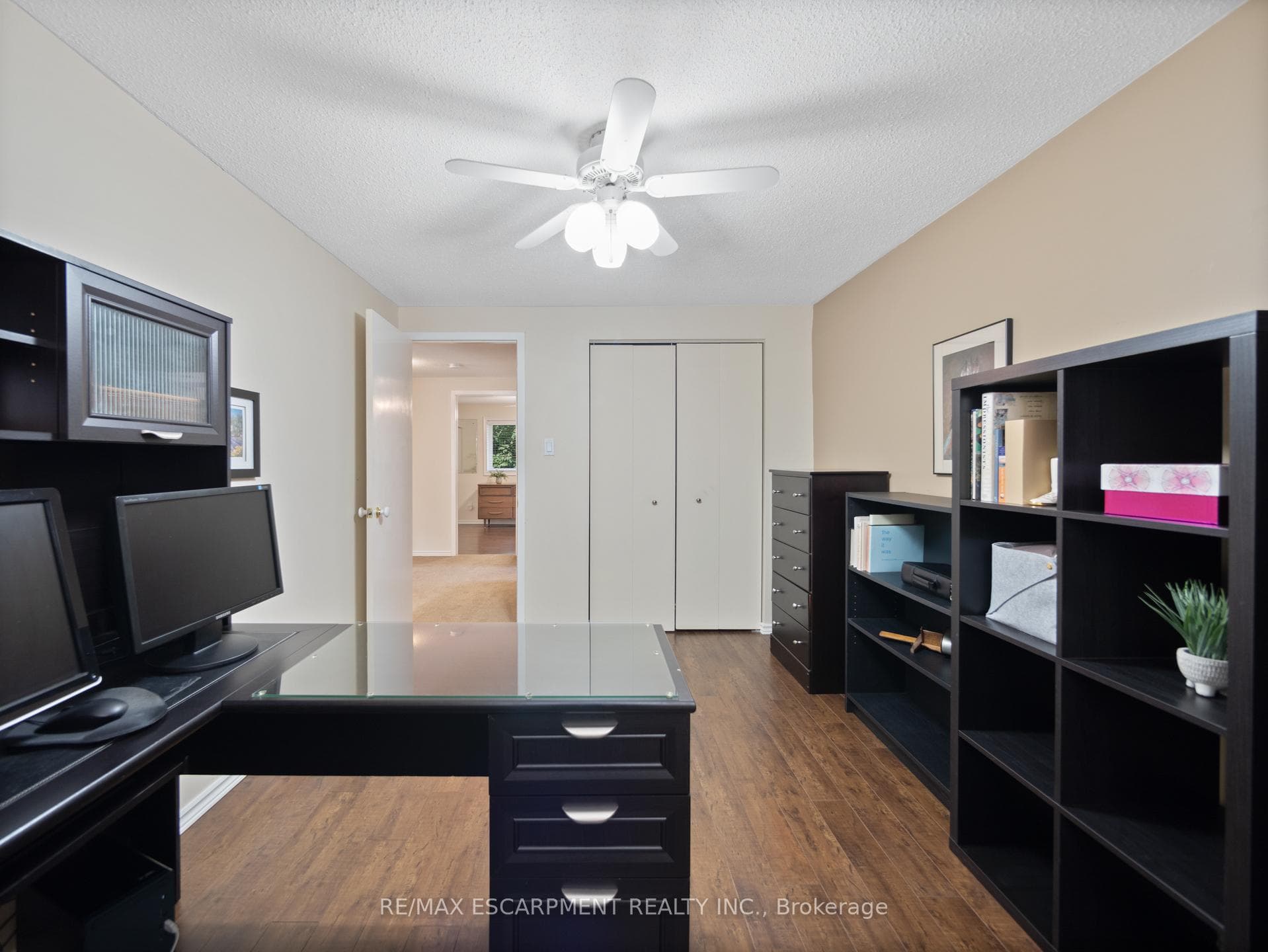1040 Dowland Crescent photo 26