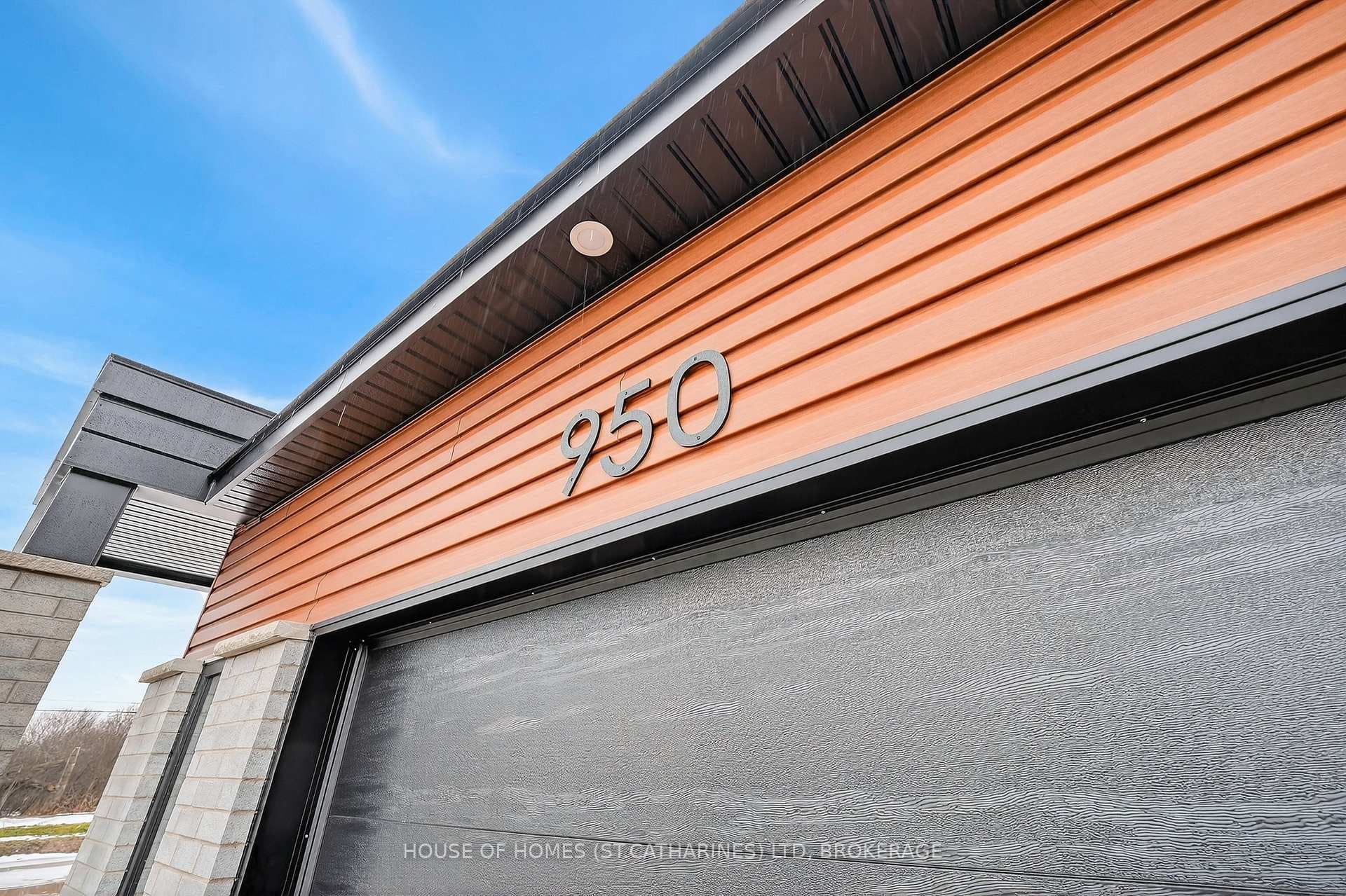 950 Burwell Street photo 4