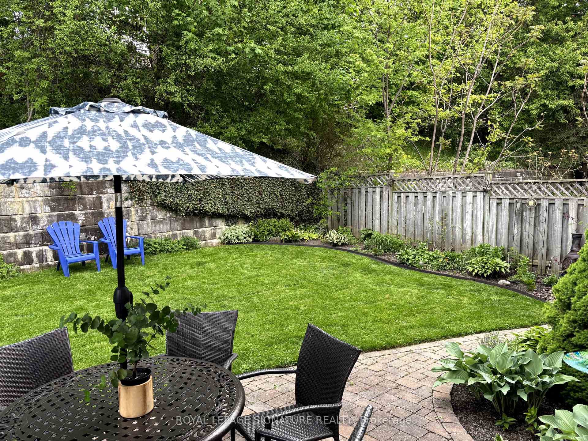 53 Blueking Crescent photo 46