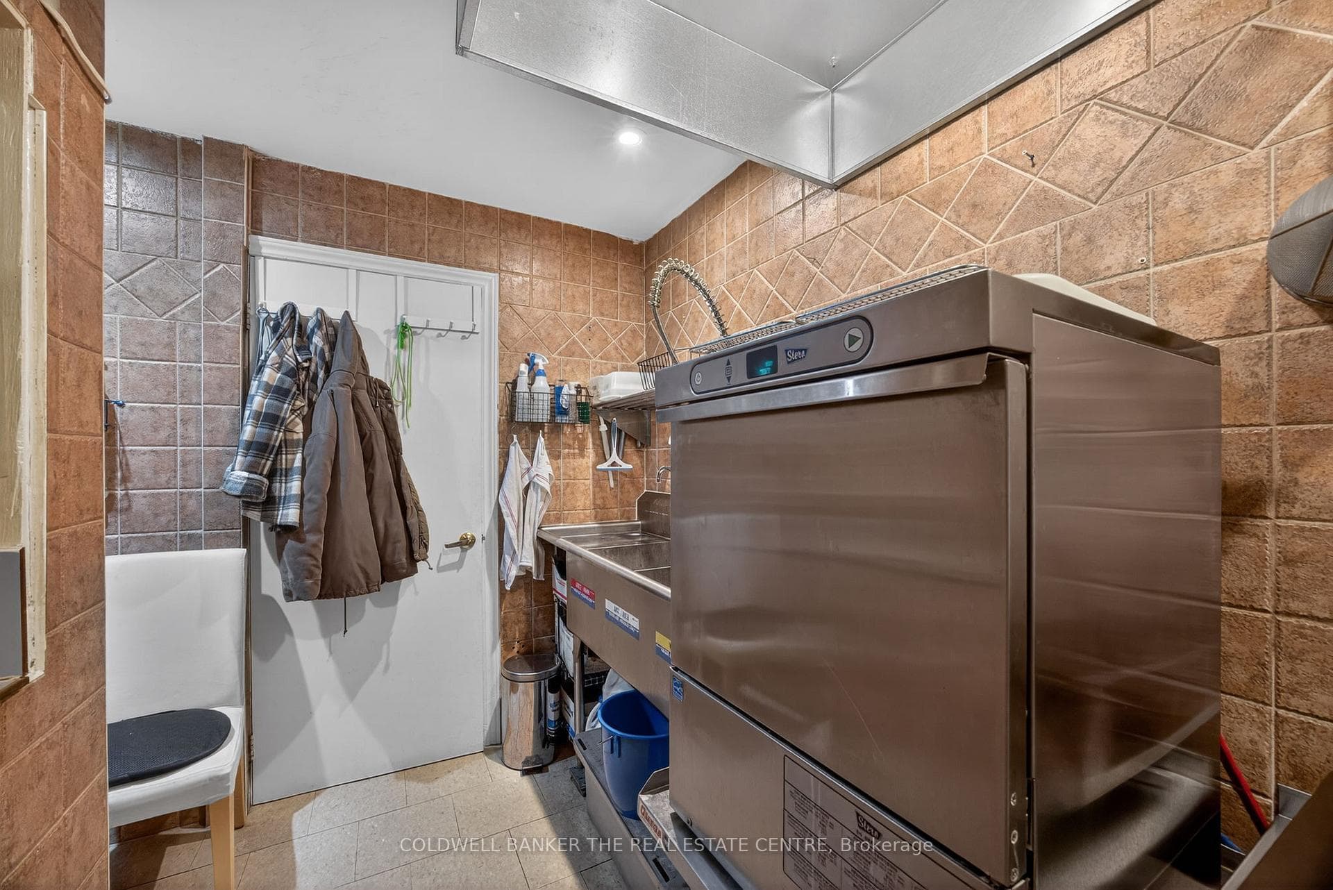 56 Yonge Street photo 24