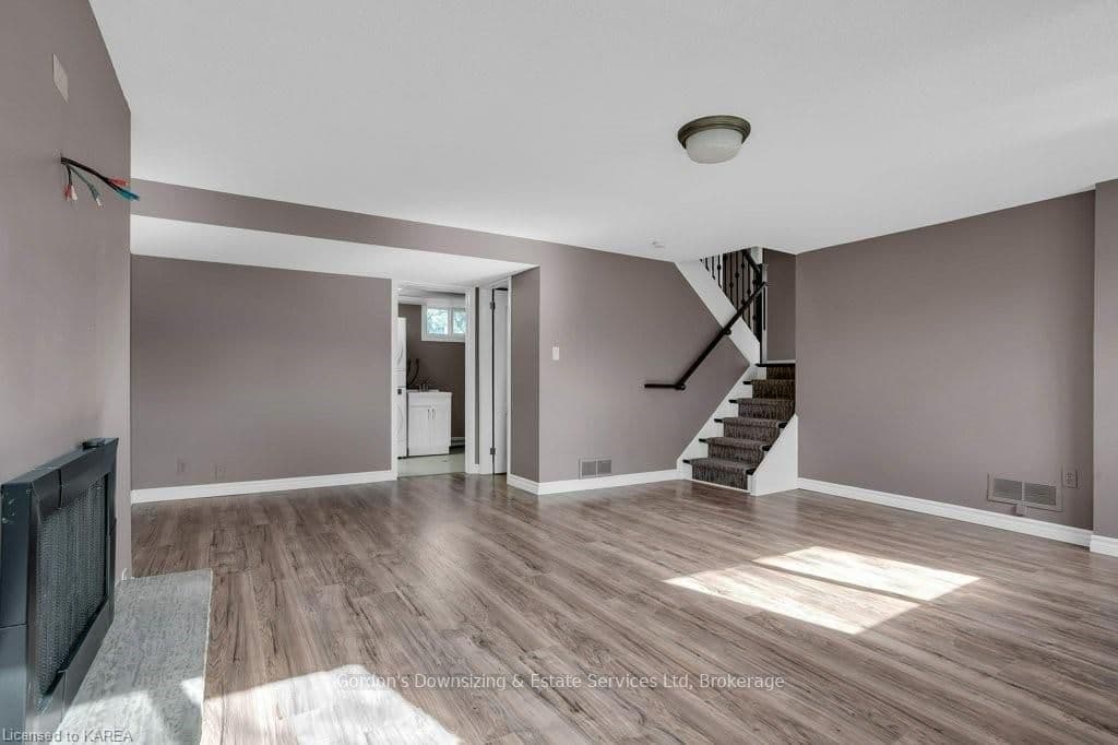 328 RENDA Street photo 26