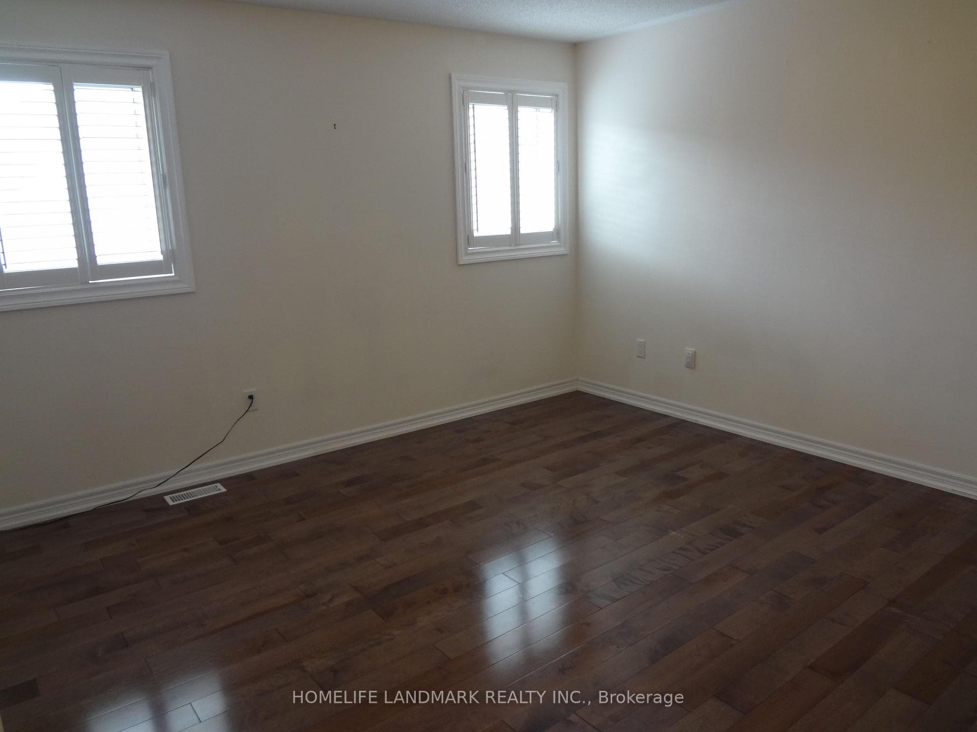 20 Thornwood Chase Road photo 11