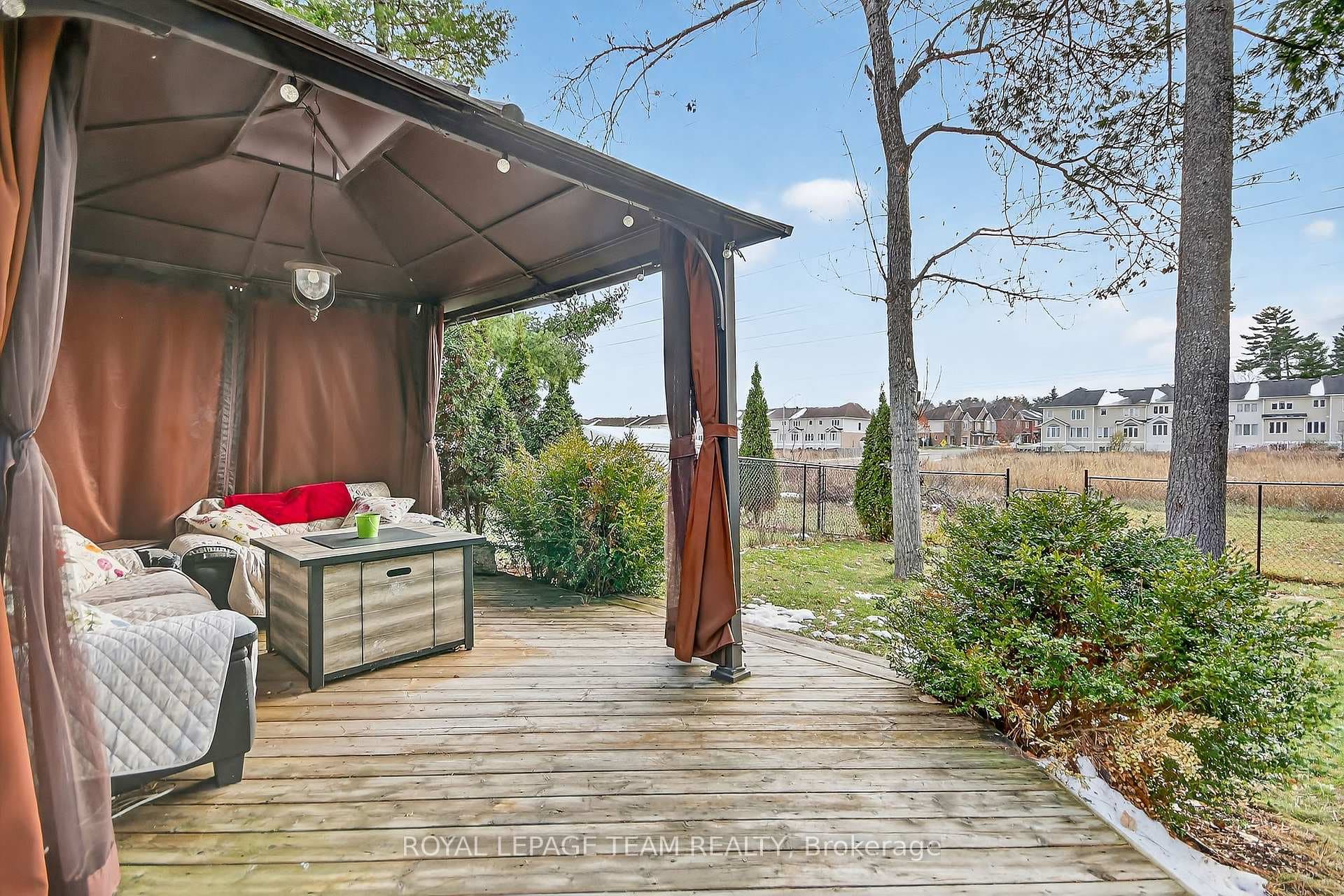 Rear Deck/Yard
