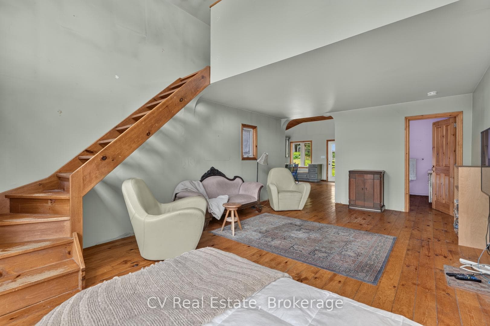 625 Chetwynd Road photo 23