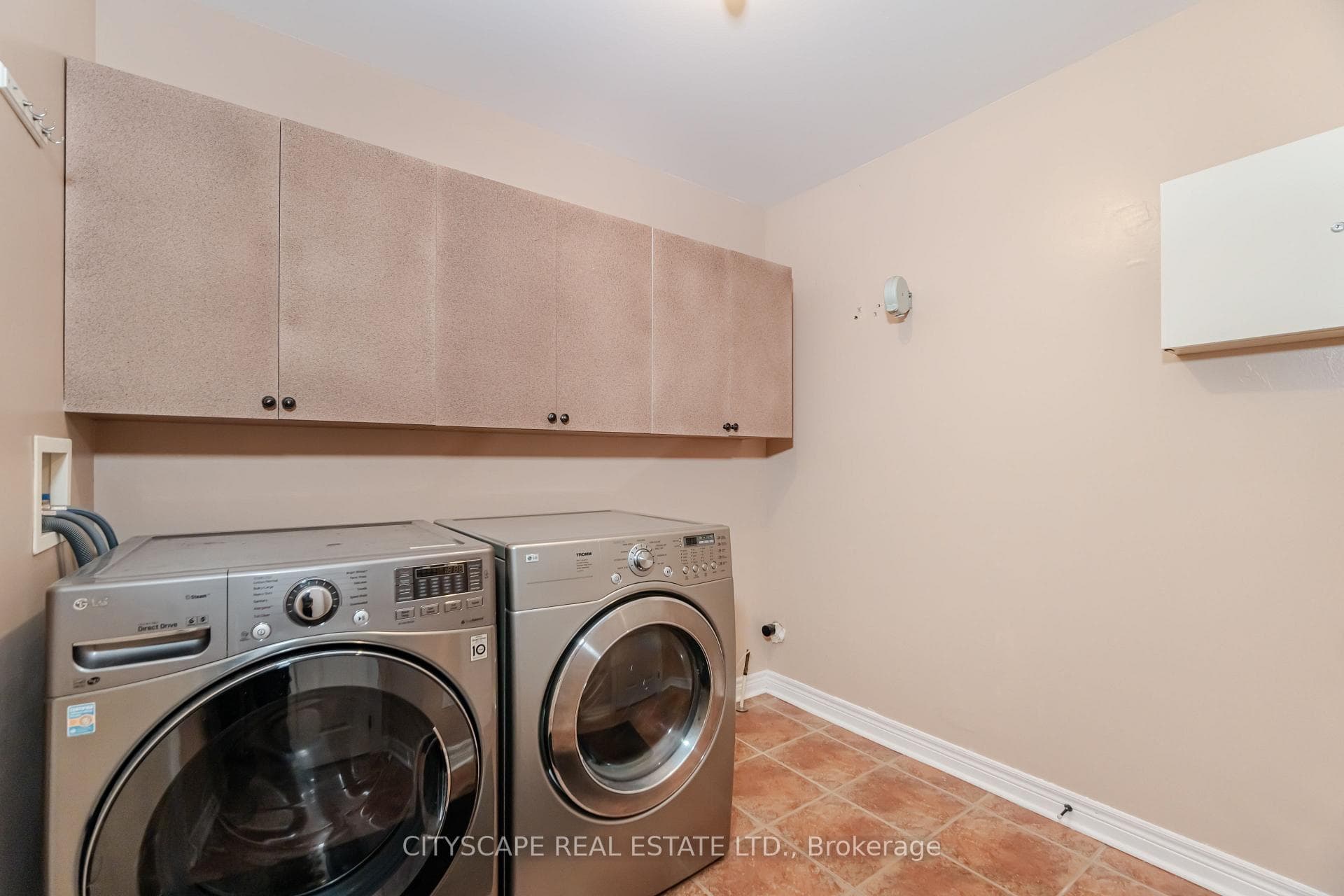 676 Skye Court photo 25