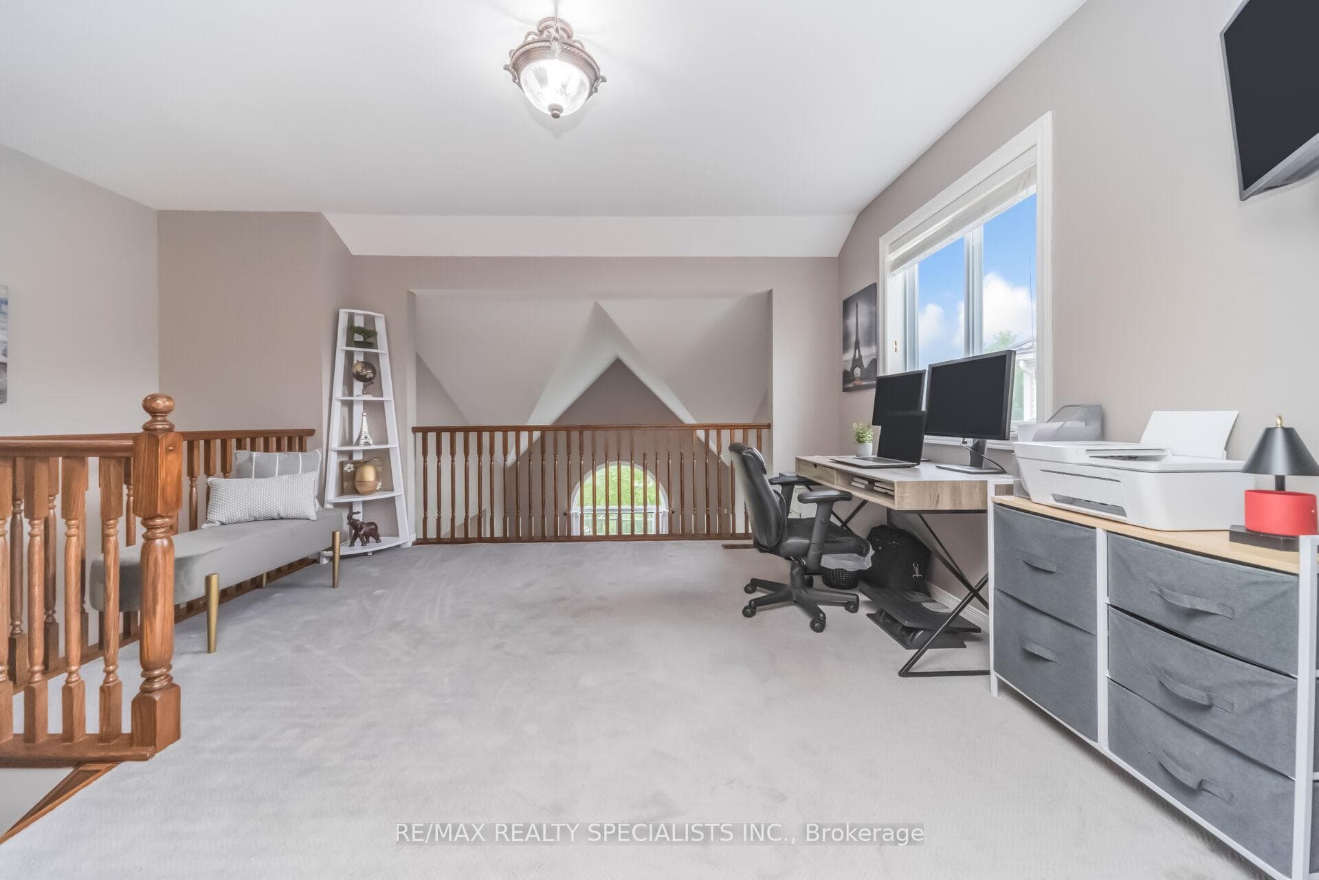 77 McMaster Road photo 16