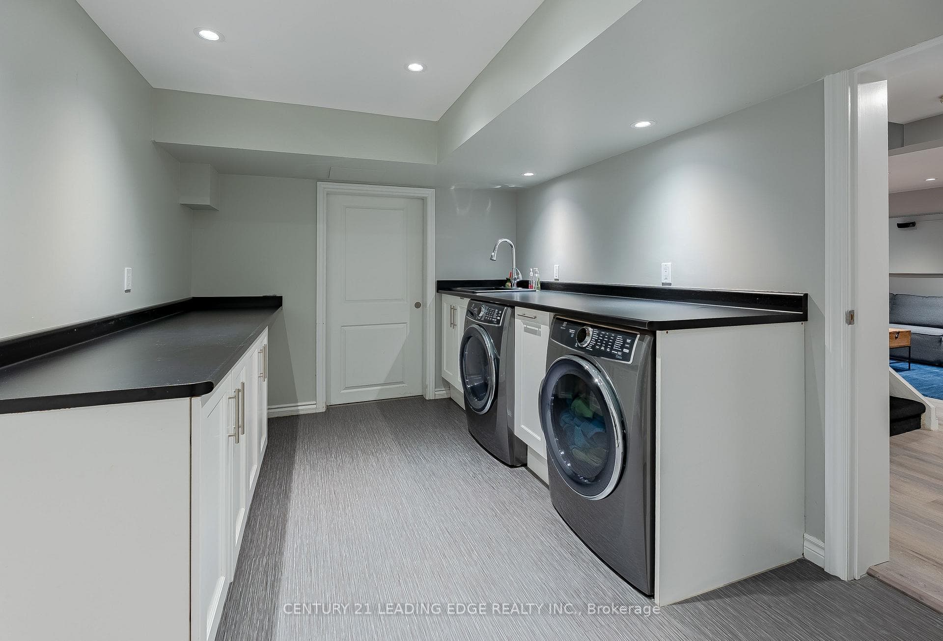 20 Solway Court photo 38