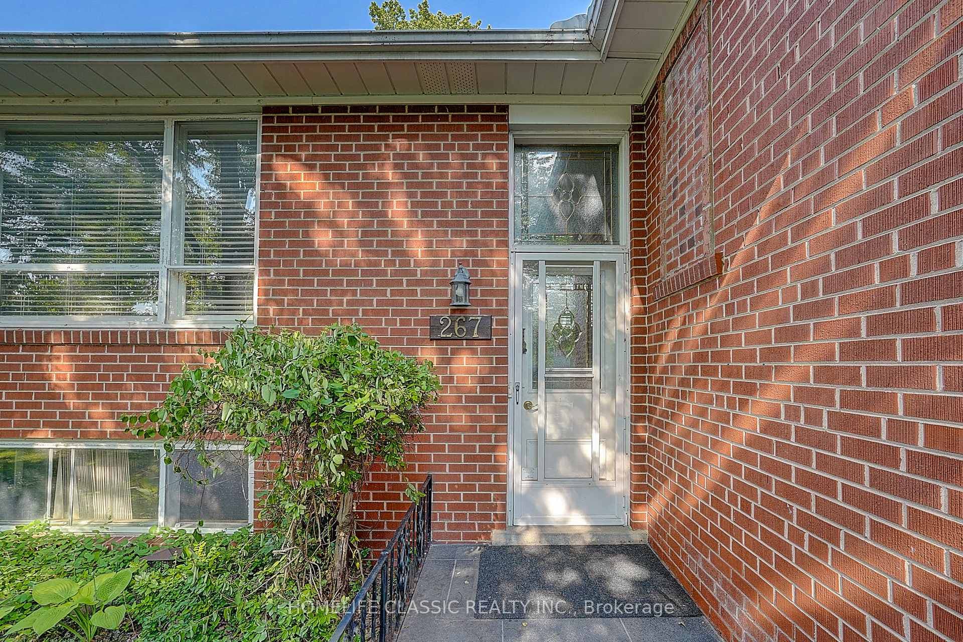267 IREDALE Road photo 2