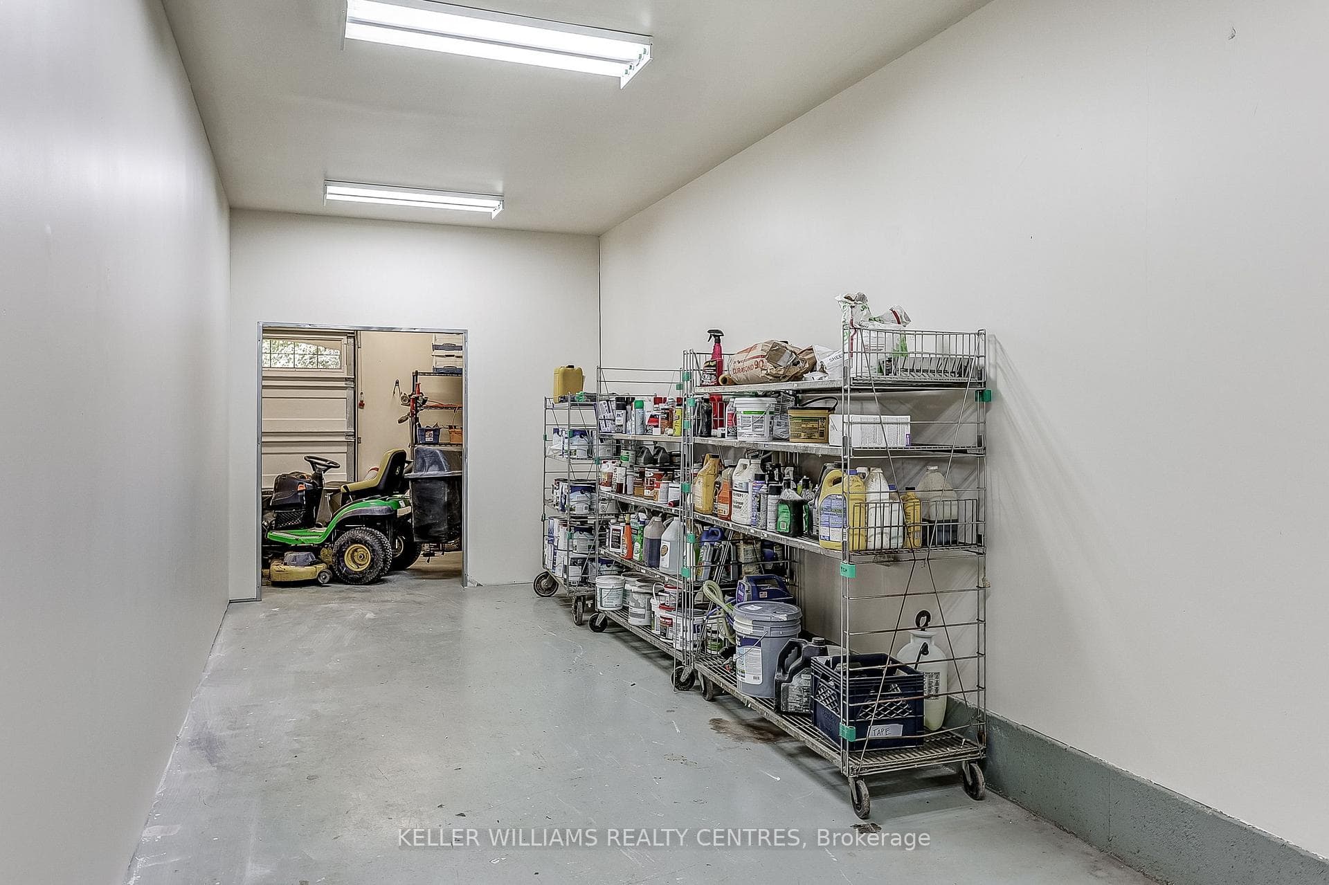 16073 Warden Avenue photo 38
