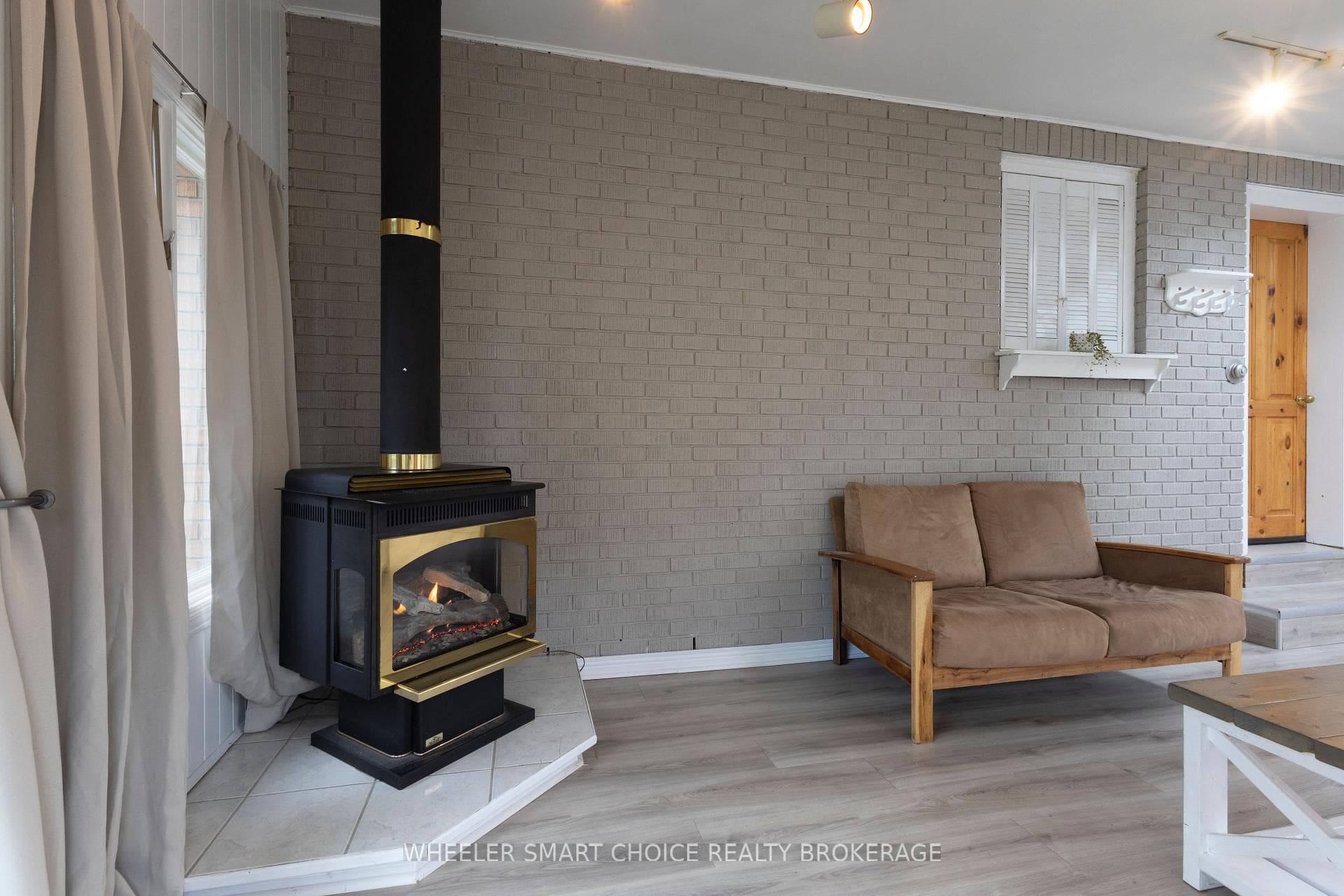 Everyone loves a gas fireplace.