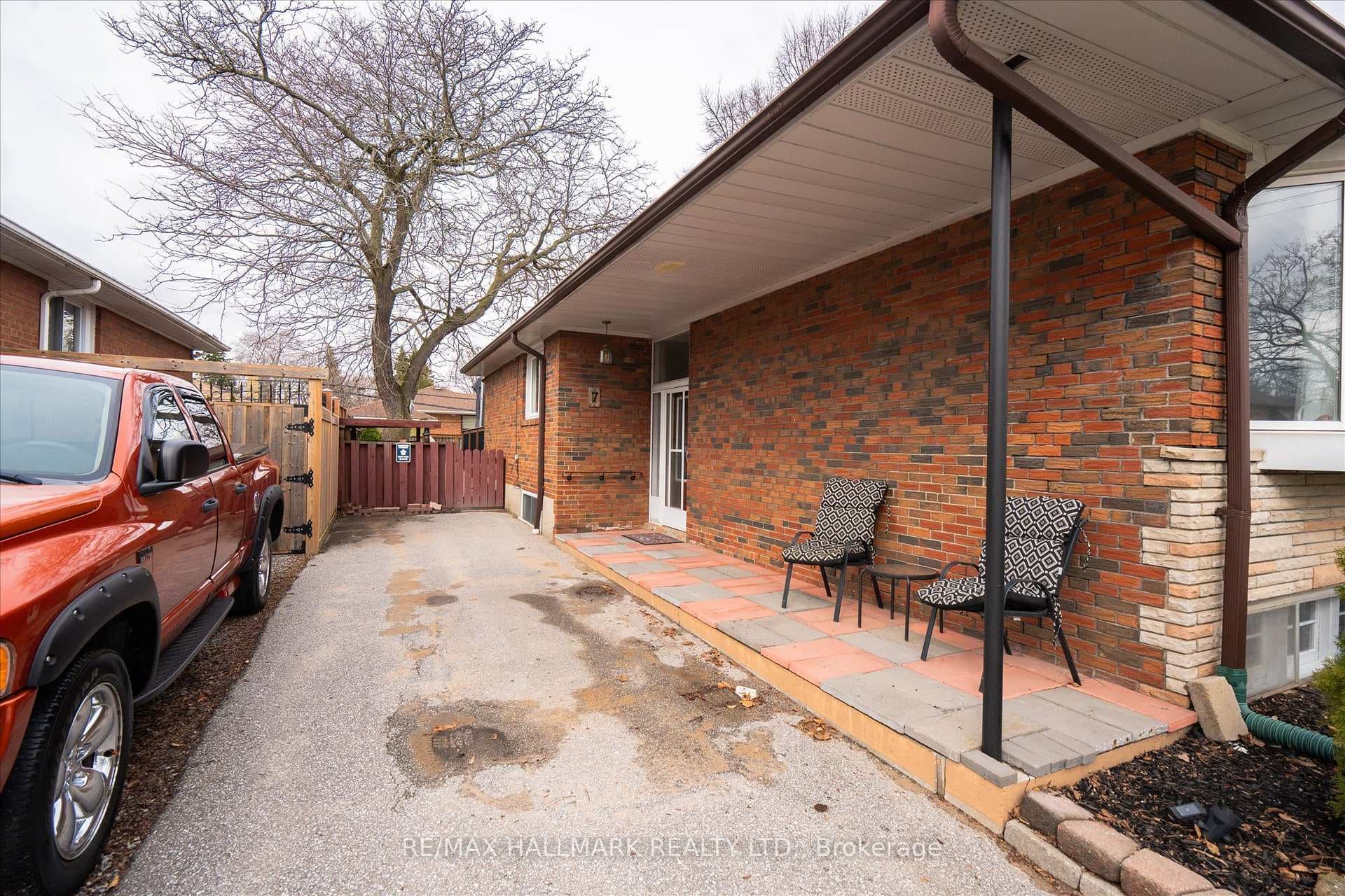7 Grassington Crescent photo 6