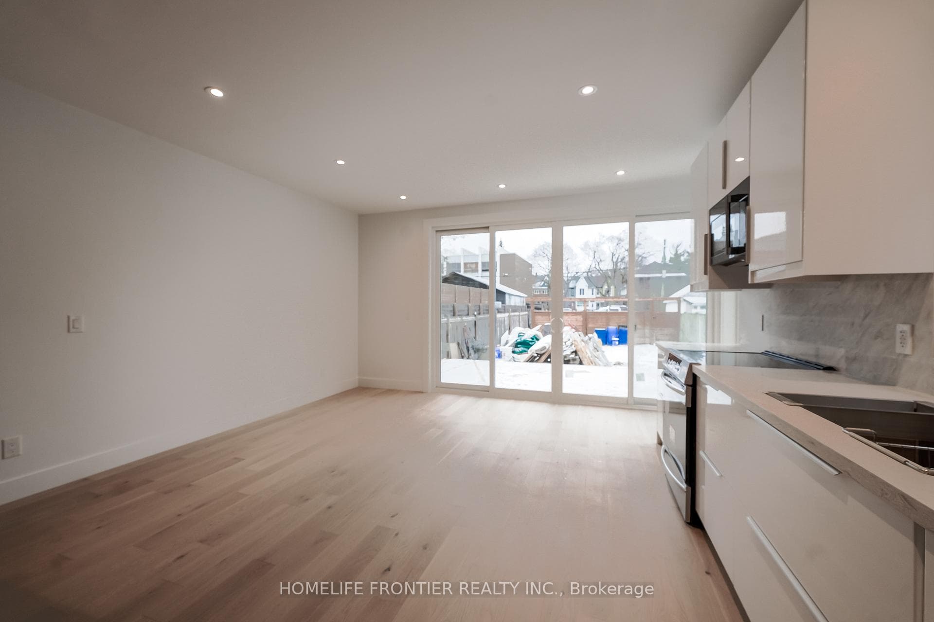 61 Edwin Avenue Unit Main photo 9
