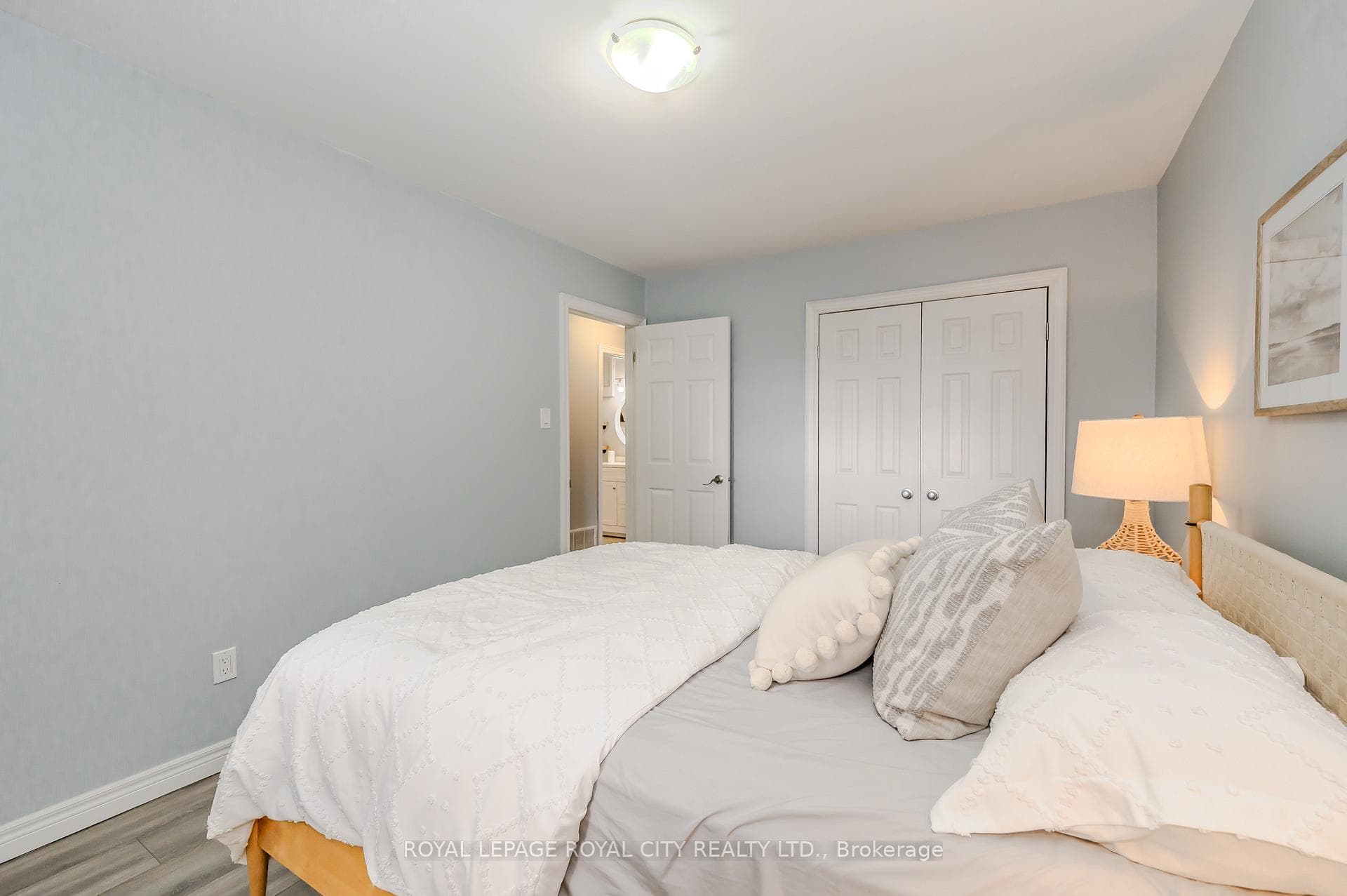 16 Nickolas Crescent photo 22