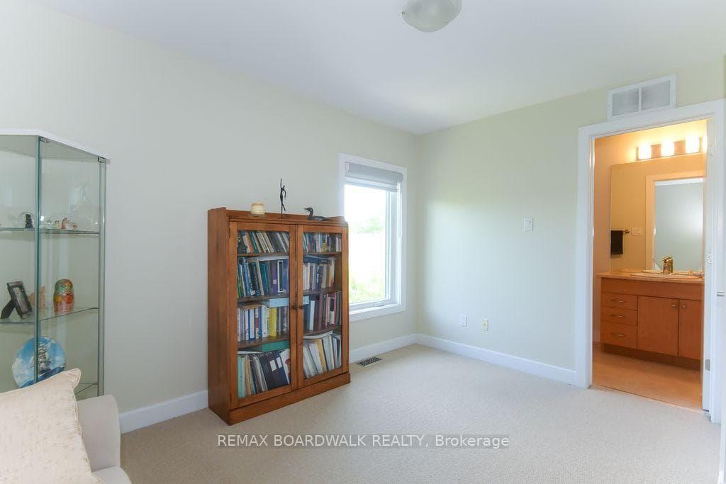 51 Drouin Avenue photo 35
