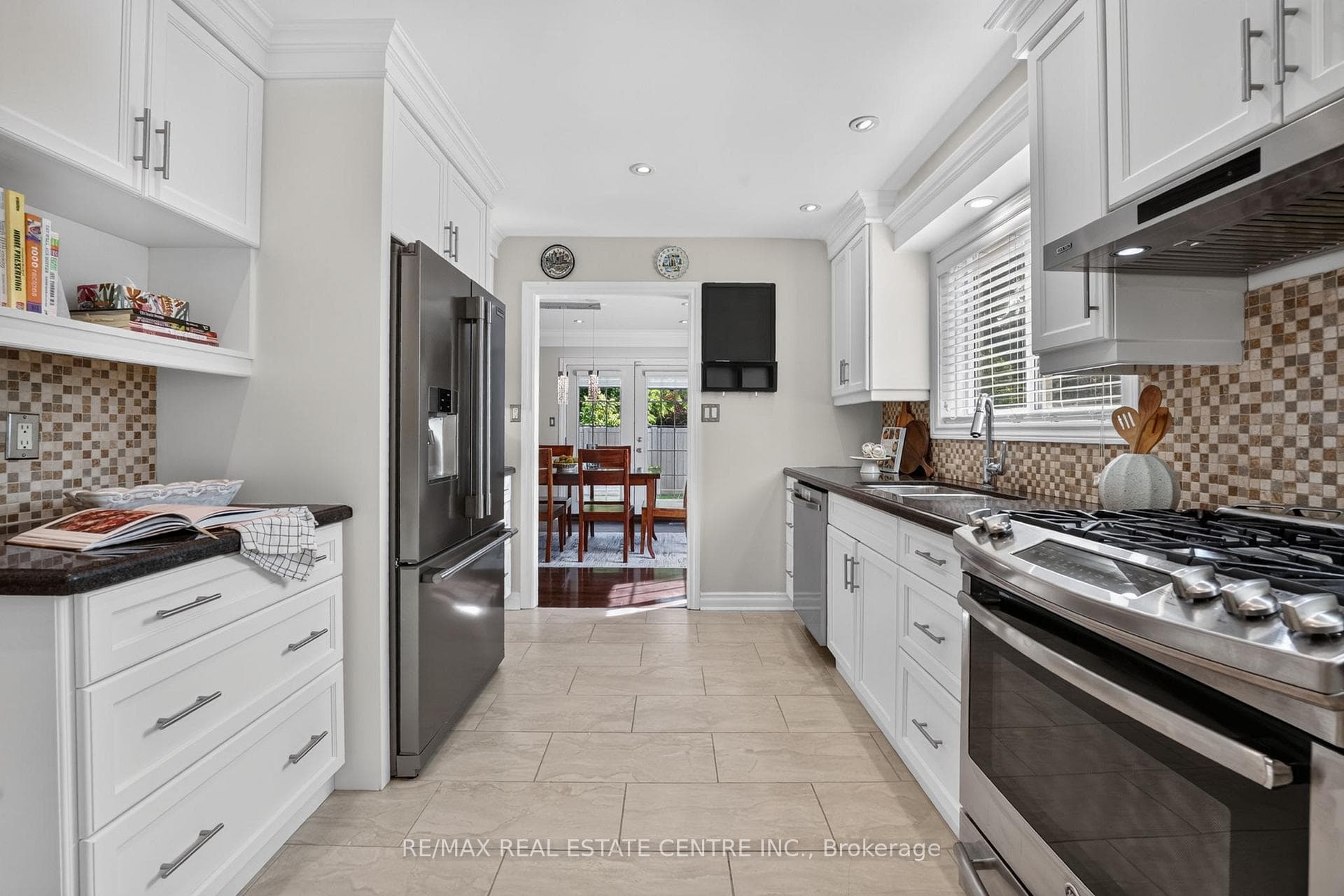403 Isabella Avenue photo 17