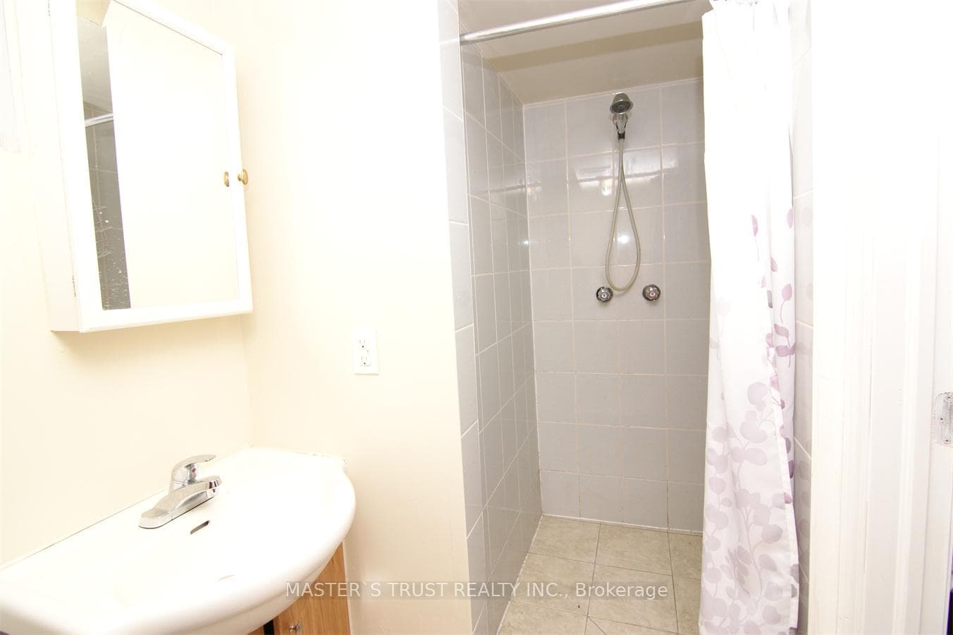 10 Eugenia Court photo 13
