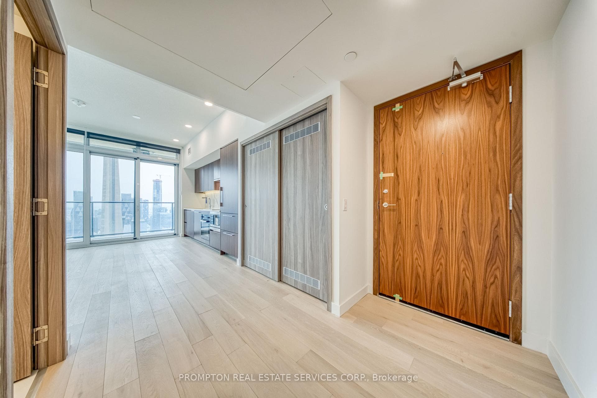 1 Concord Cityplace Way Unit 6802 photo 4