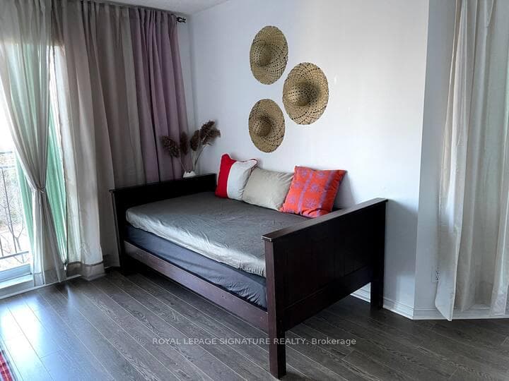 38 Hollywood Avenue Unit 317 photo 6