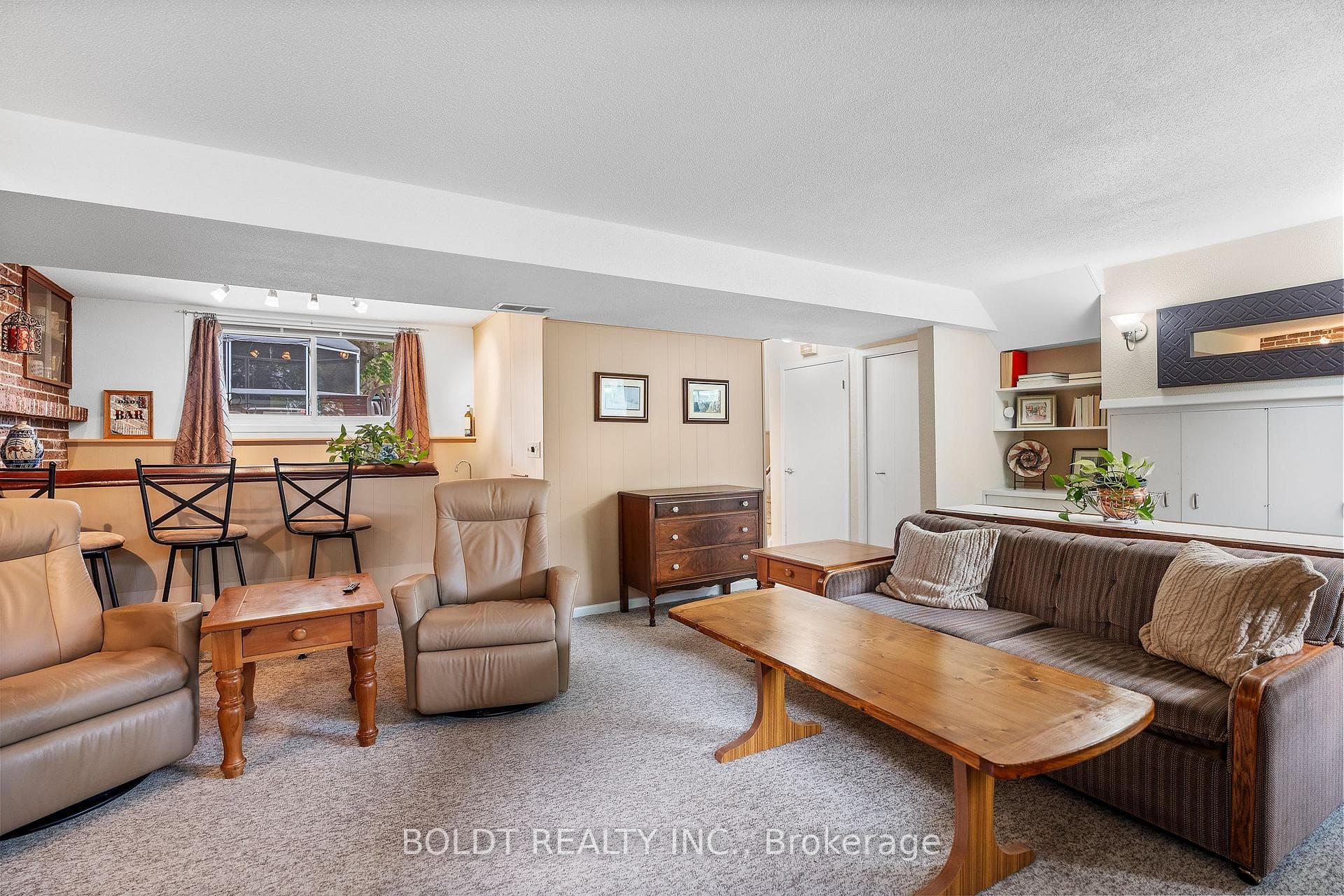 41 Neptune Drive photo 24