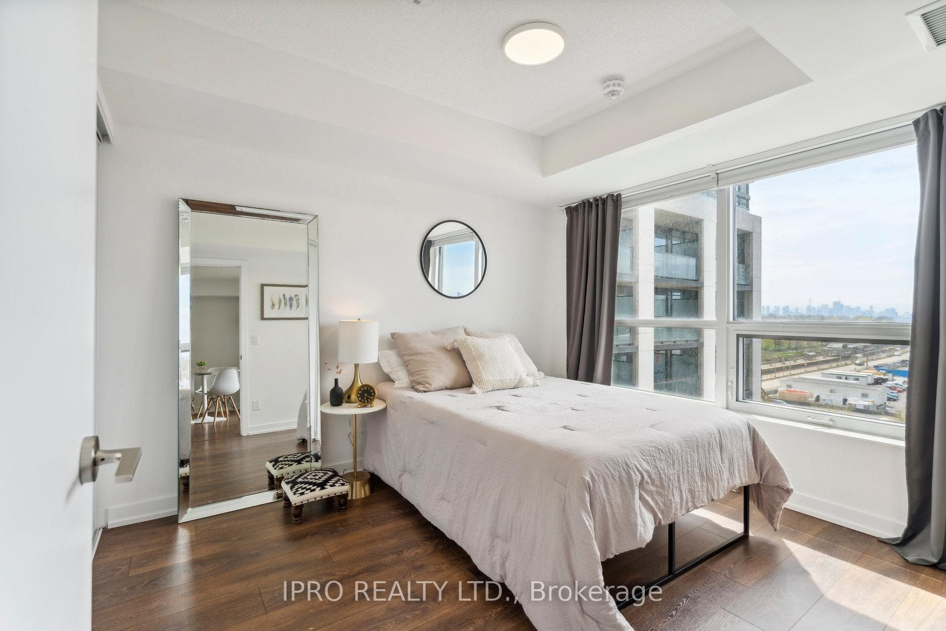 8 Trent Avenue Unit 702 photo 24