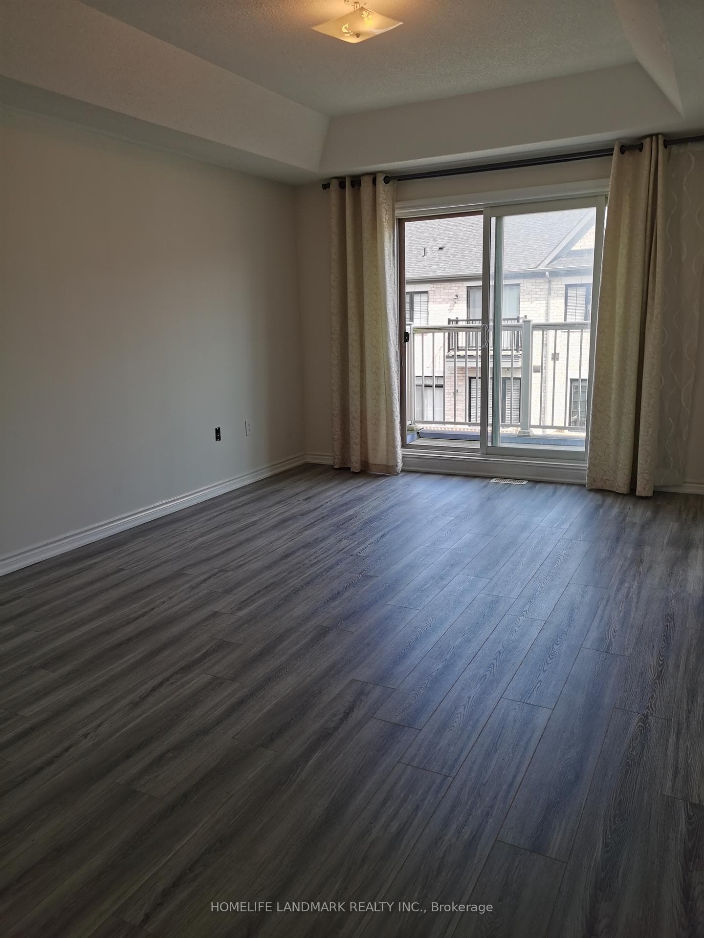22 Farooq Boulevard photo 28