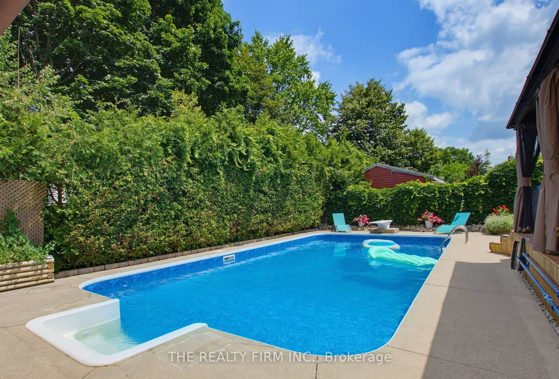 493 Maple Street photo 35