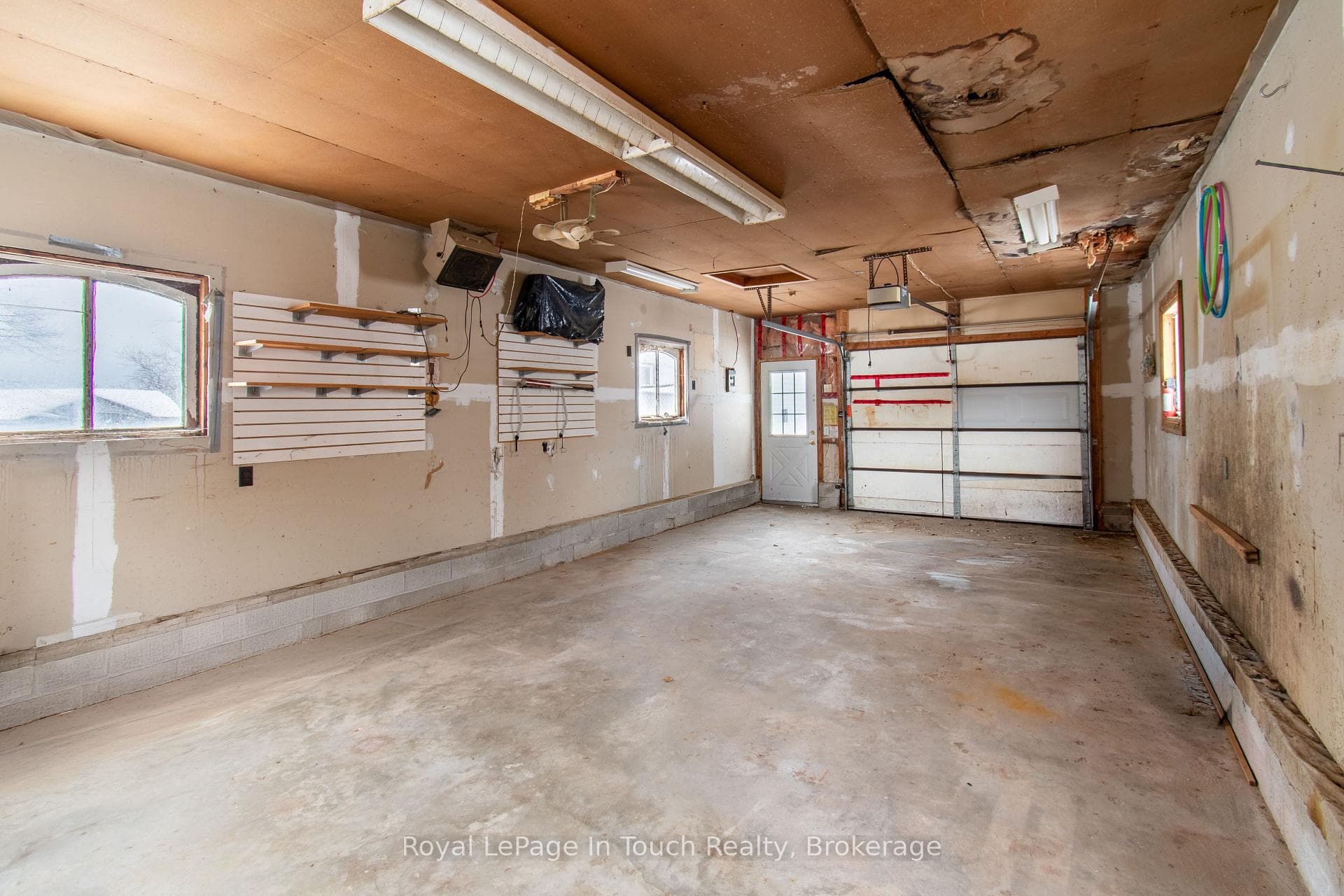 326 Lafontaine Road photo 39