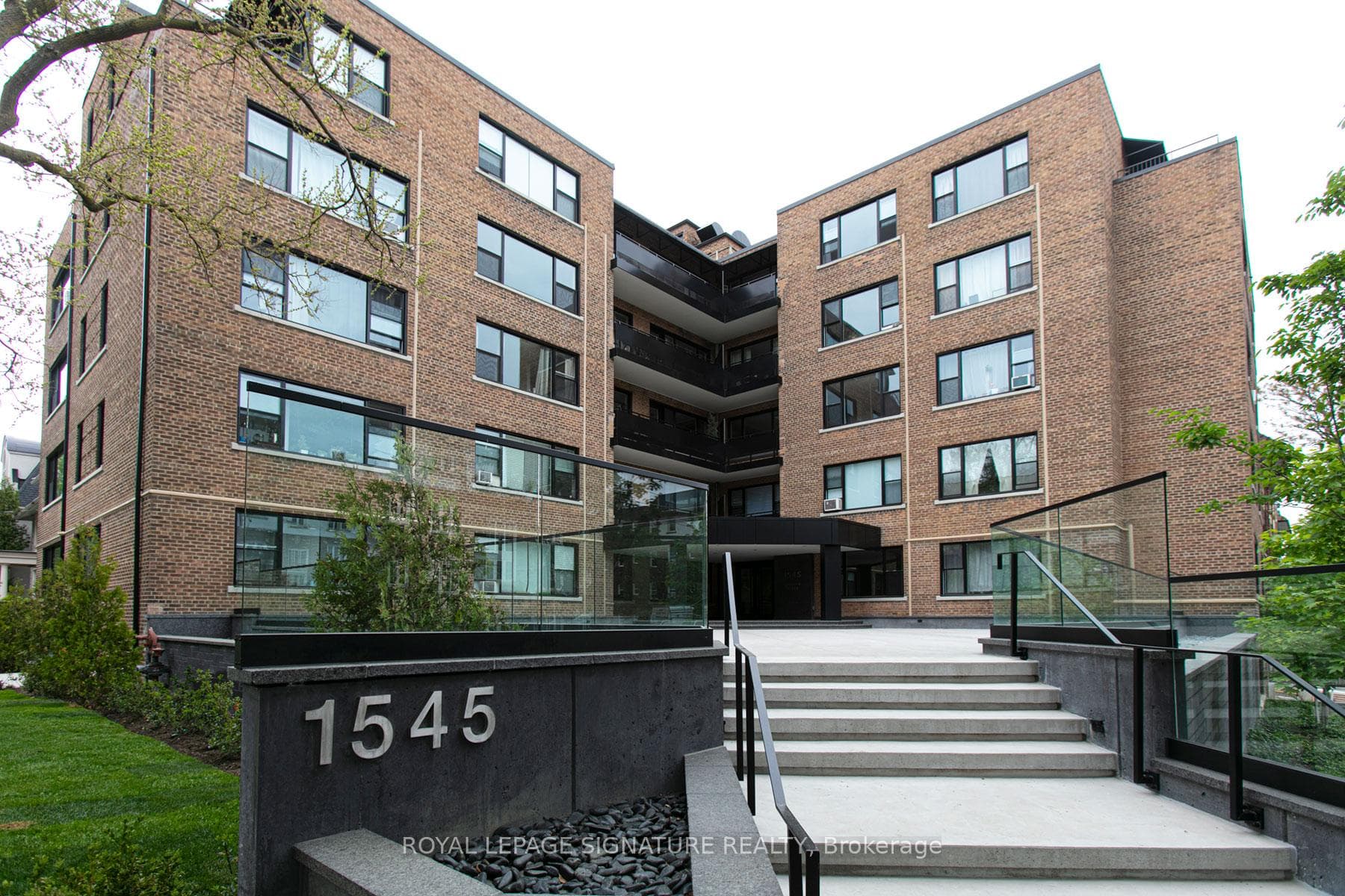 1545 Bathurst Street Unit 201 photo 17