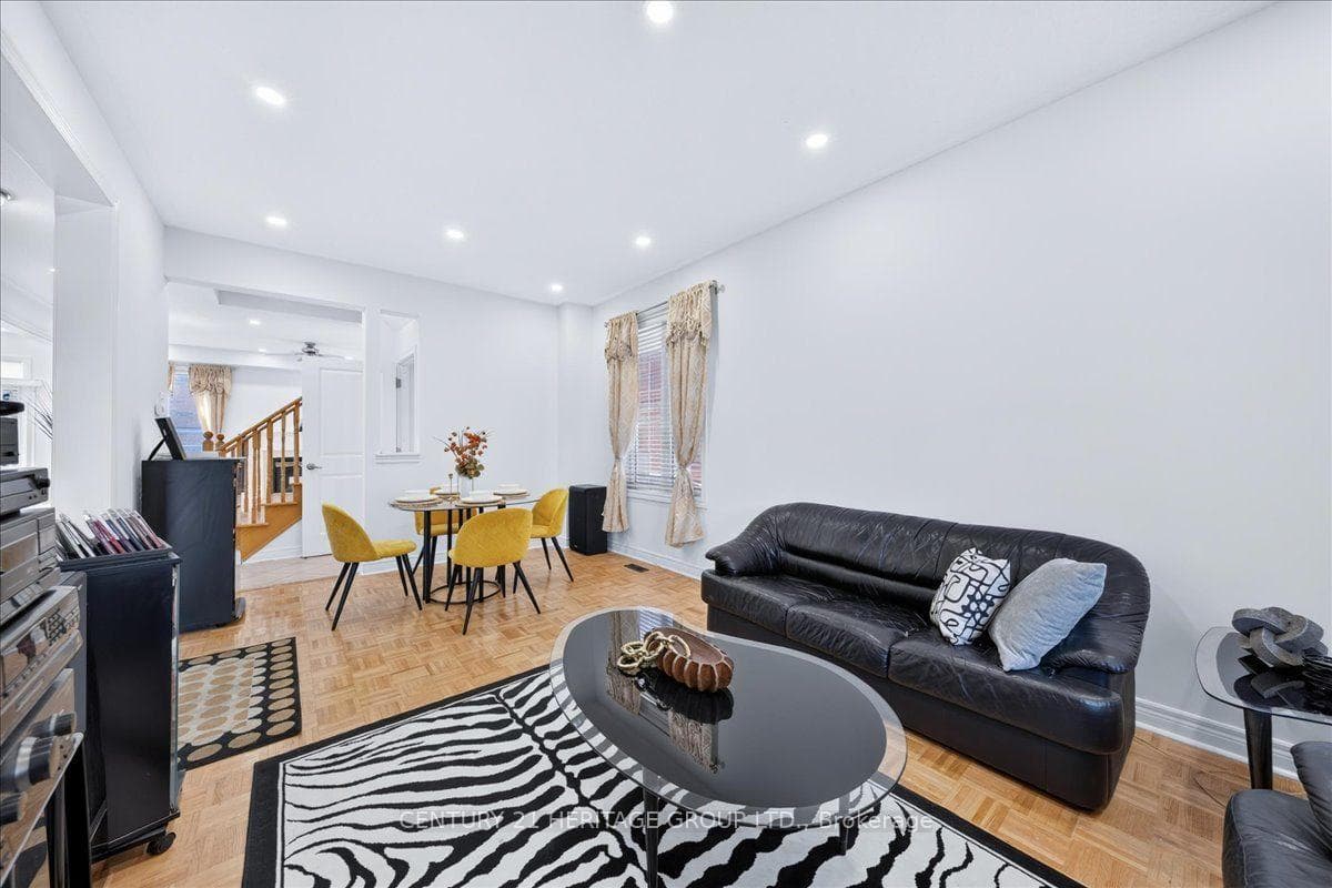 19 Reynolds Avenue photo 8