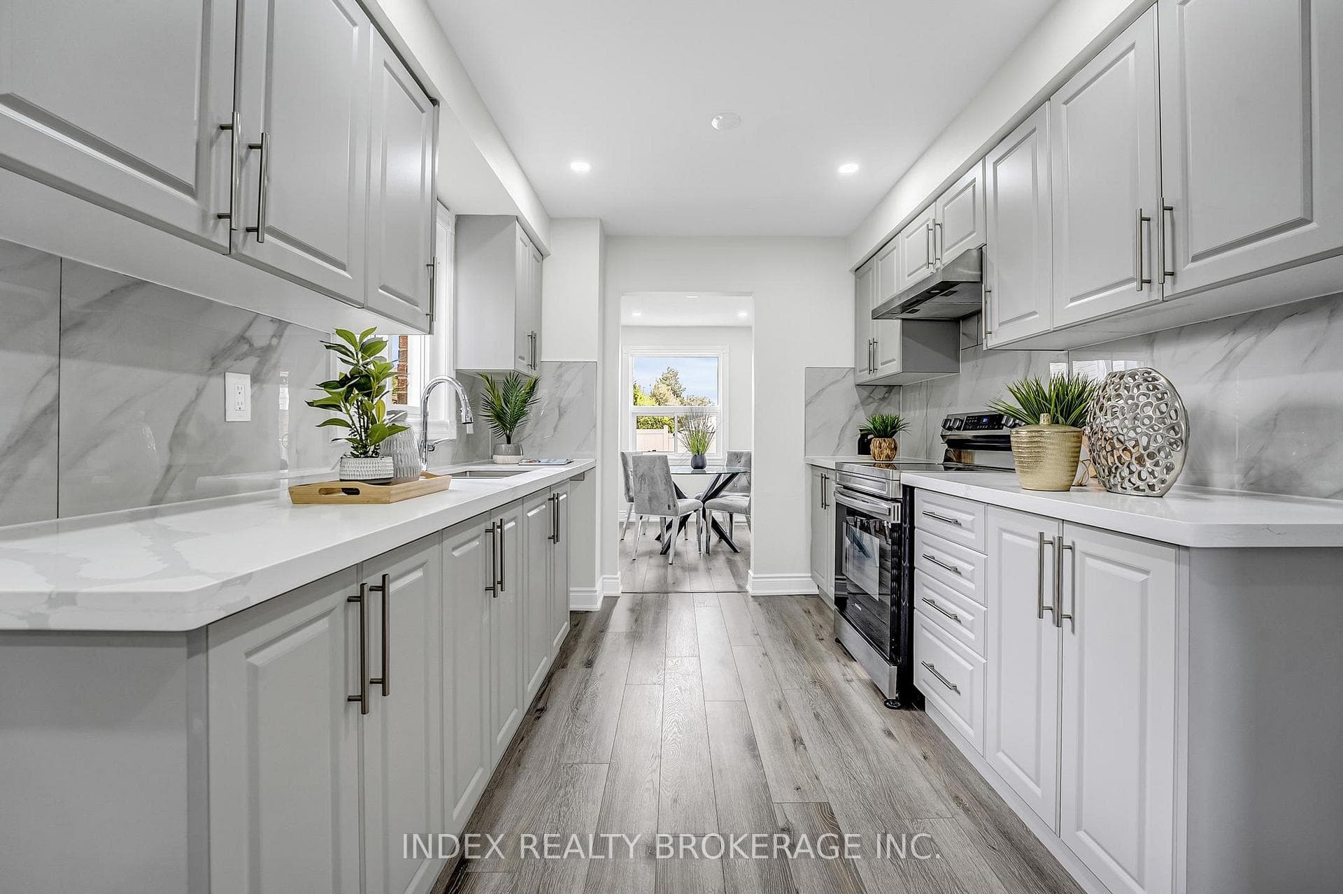 6 Banting Crescent photo 10