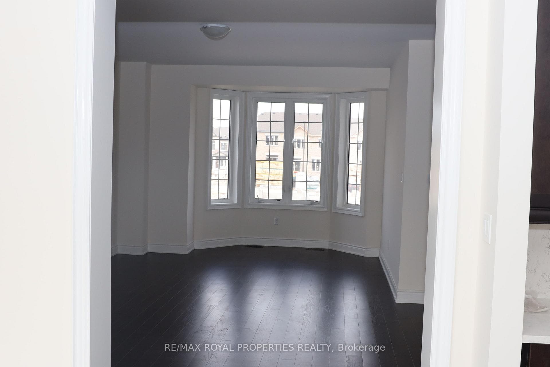 308 Coronation Road photo 5