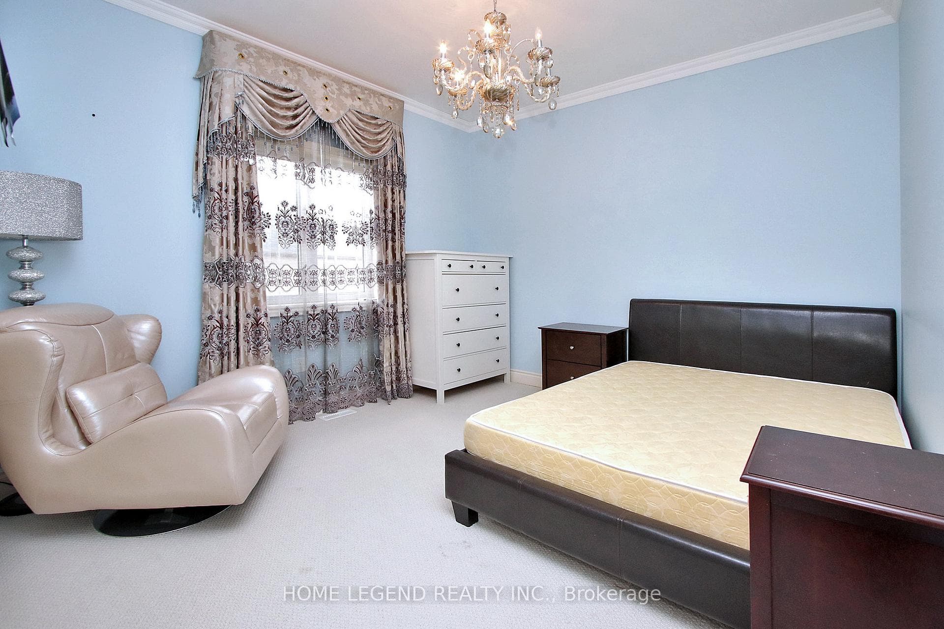 25 Bracknell Avenue photo 5