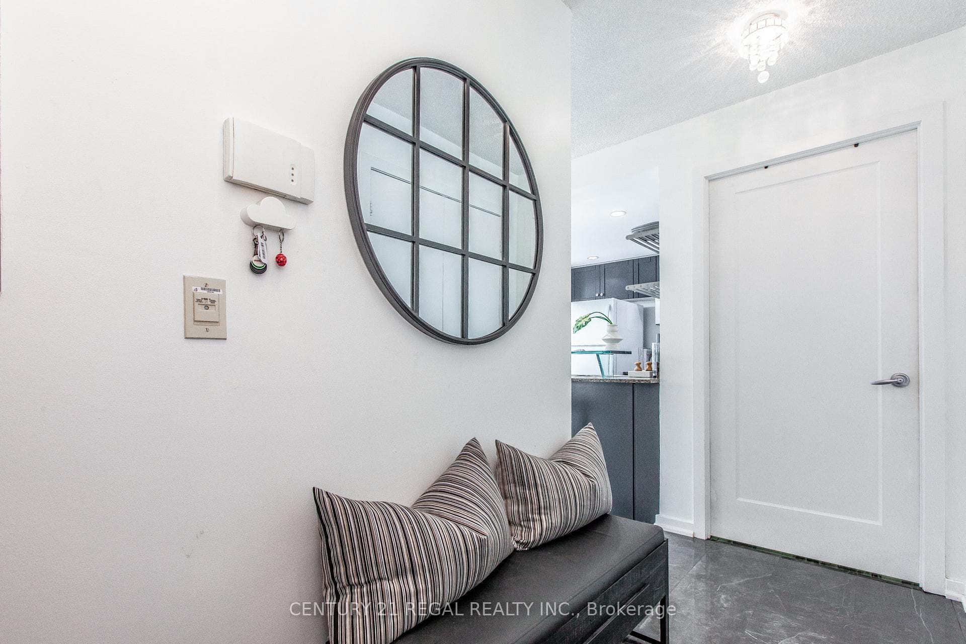 208 Queens Quay Unit 1714 photo 3