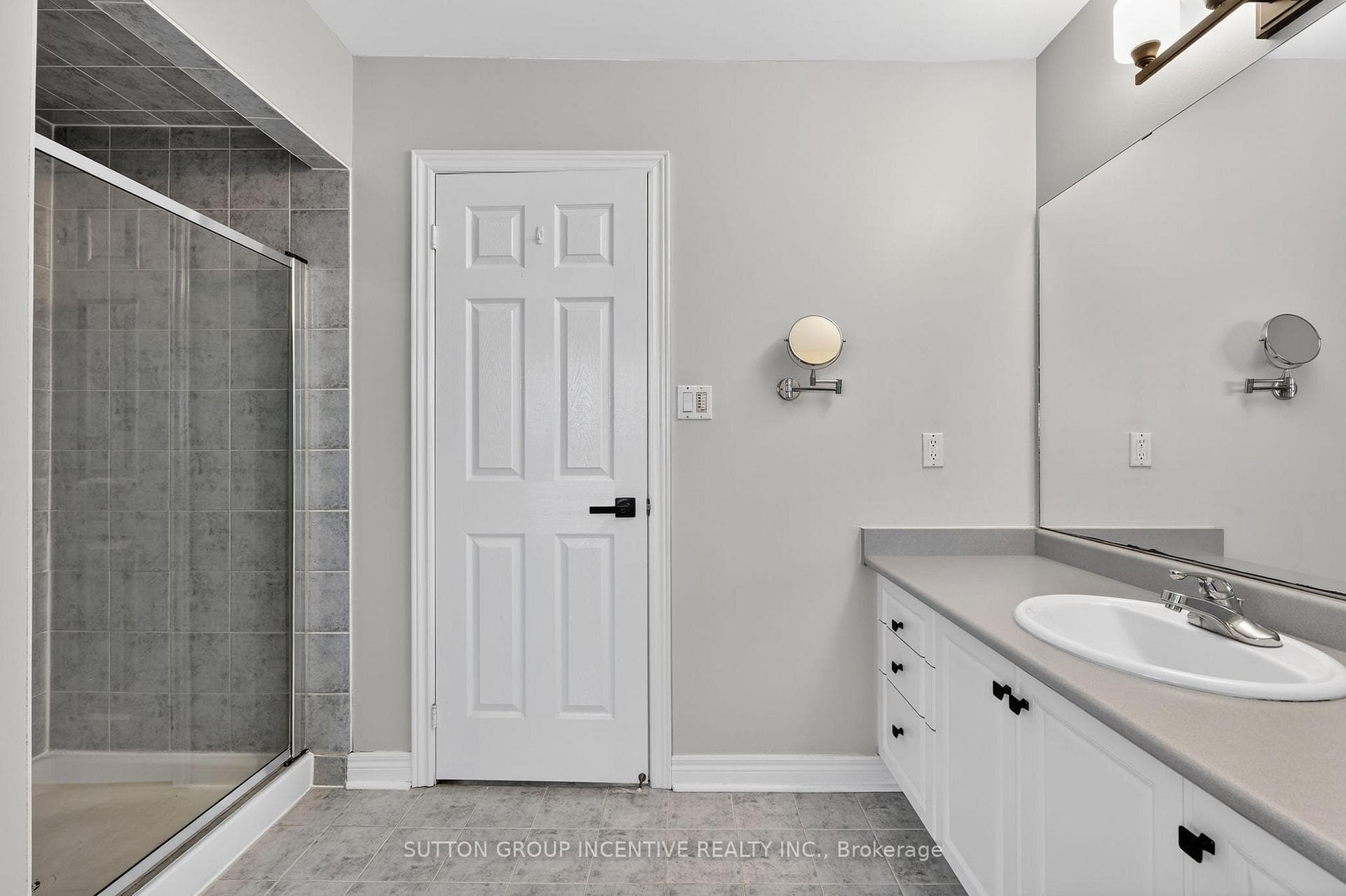 26 Prince Of Wales Drive photo 19