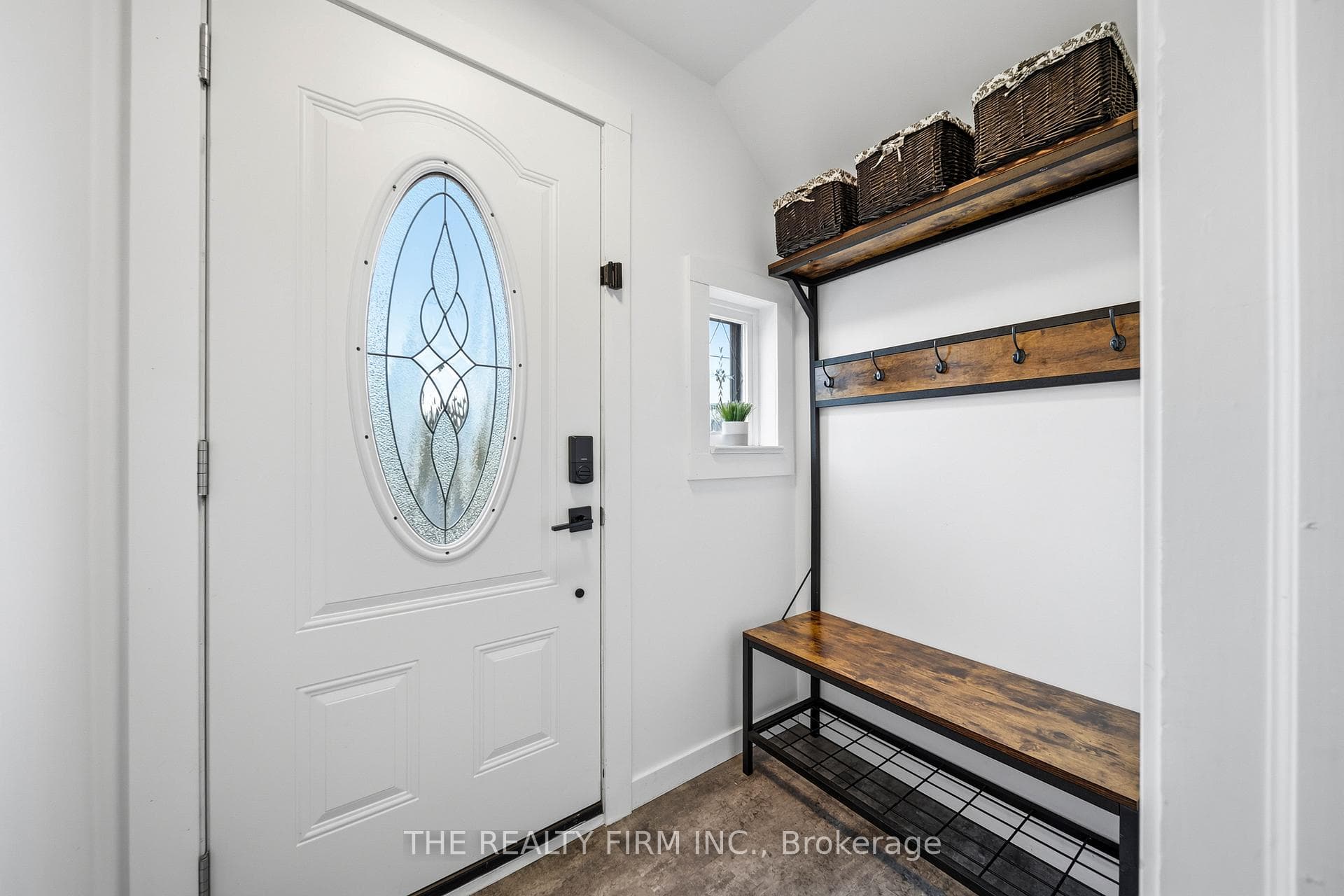 599 John Street photo 16