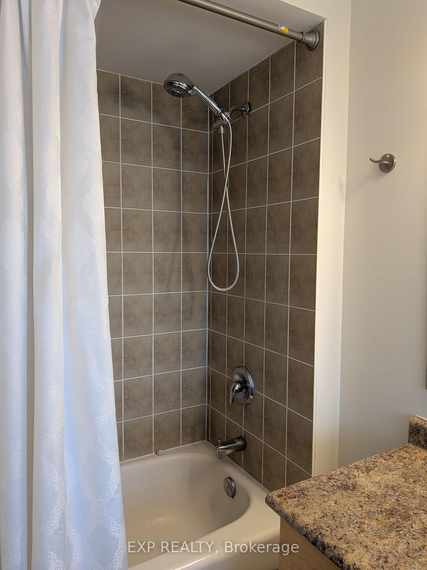 2280 Baronwood Drive Unit 32 photo 17