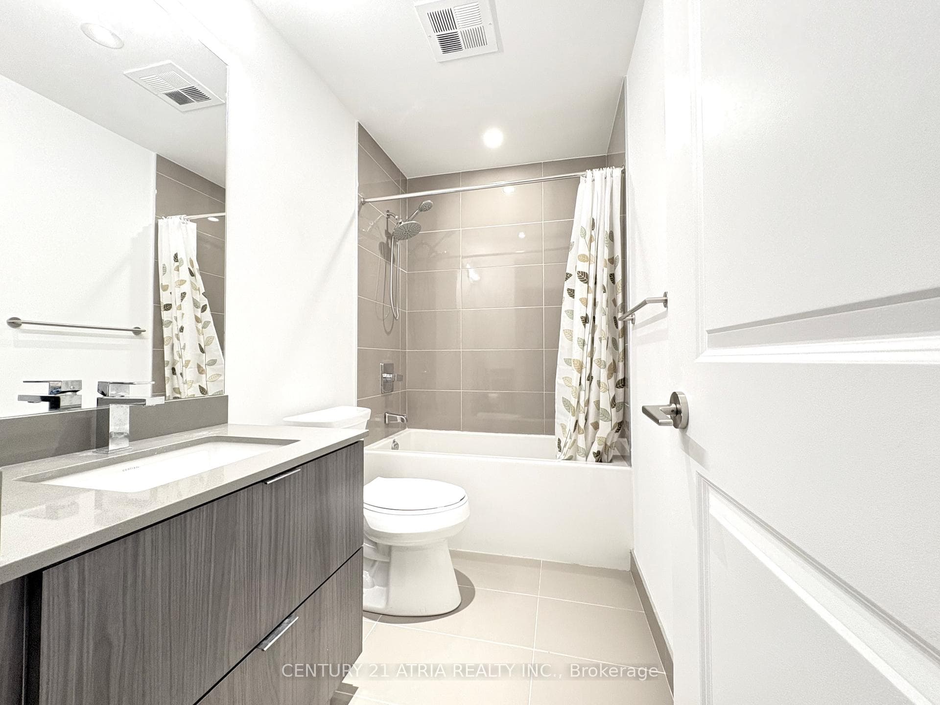 395 Bloor Street Unit 5206 photo 10