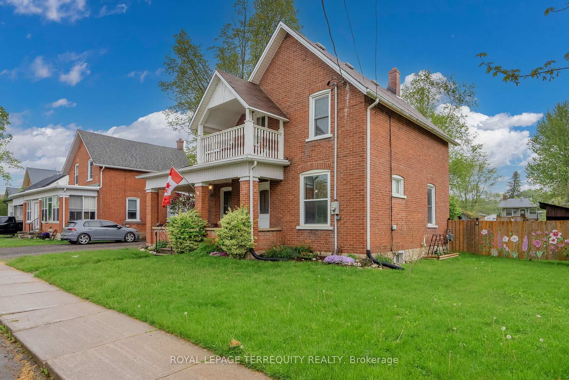 341 Arthur Street photo 2