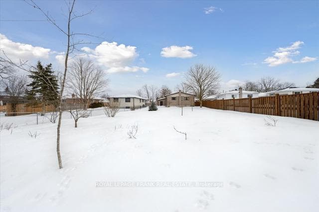 28 Third Avenue photo 39