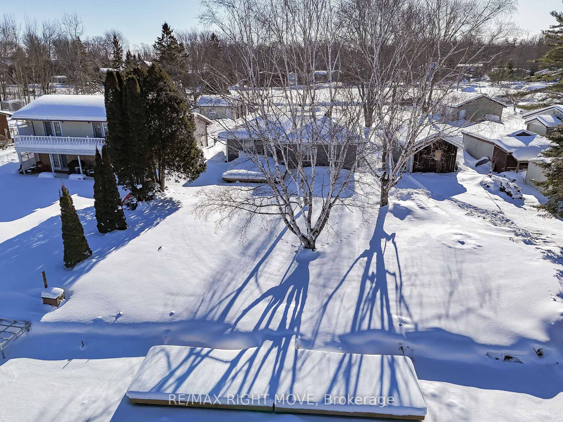 2624 Westshore Crescent photo 23
