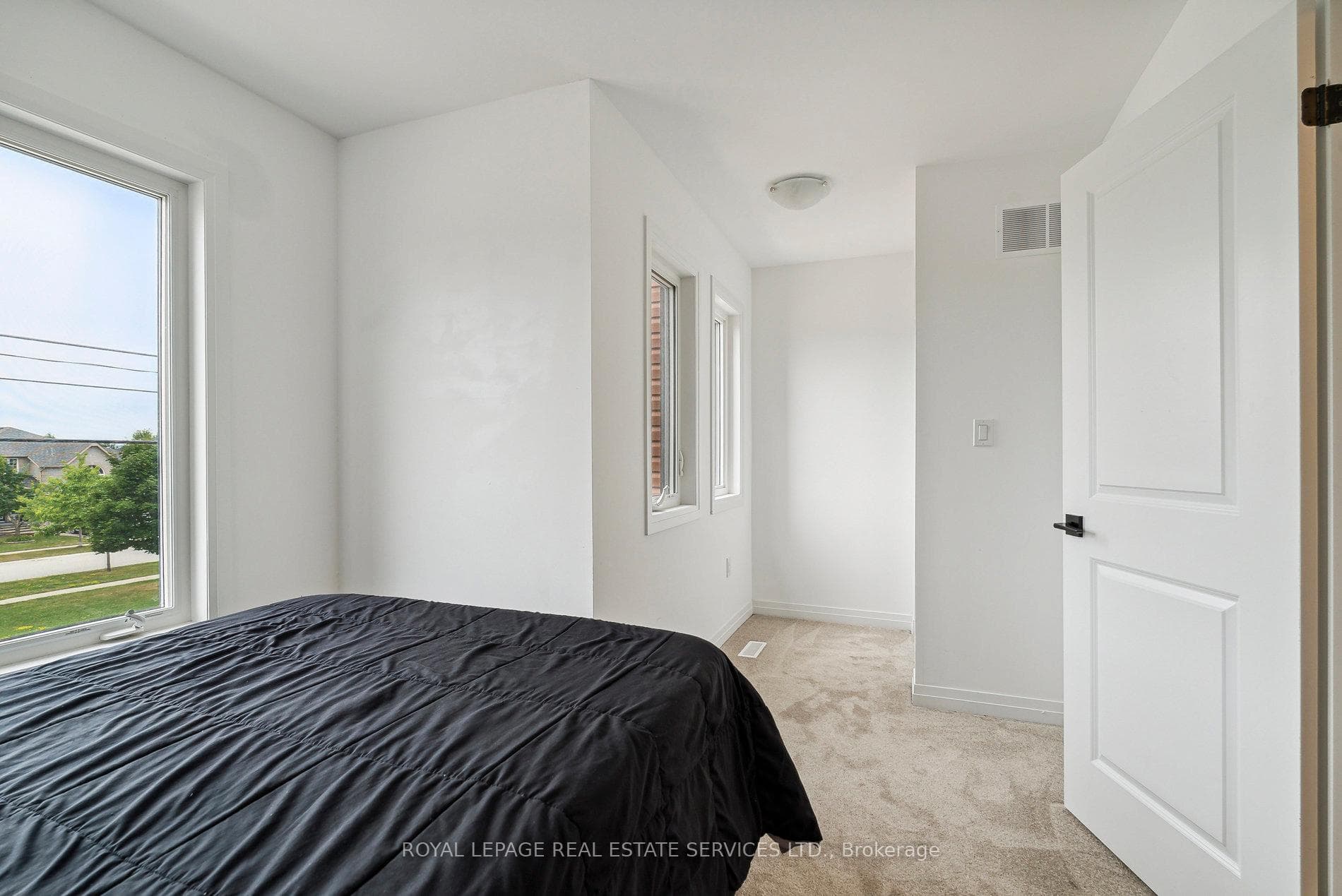 43 Fairlane Avenue photo 25
