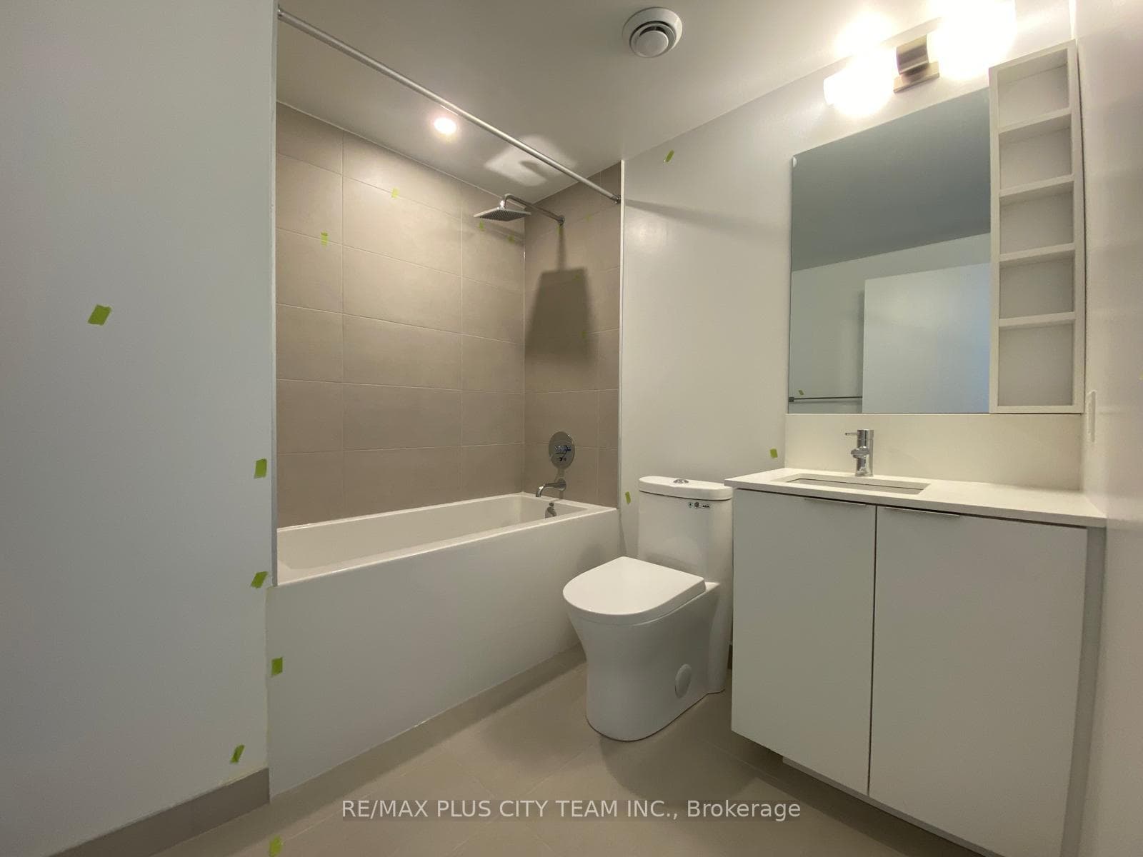8 Wellesley Street Unit 5705 photo 9