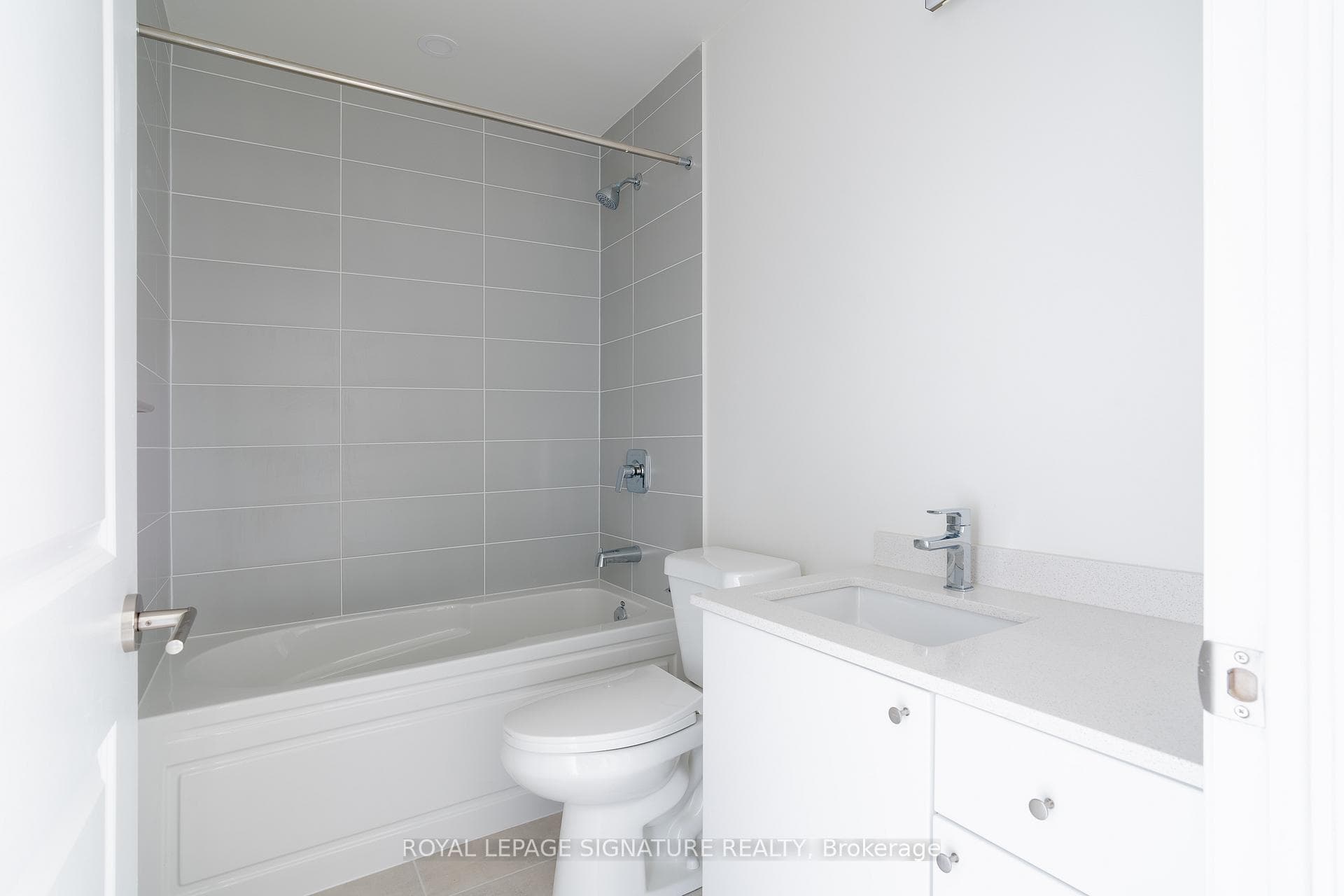 3260 Sheppard Avenue Unit 2303 photo 15