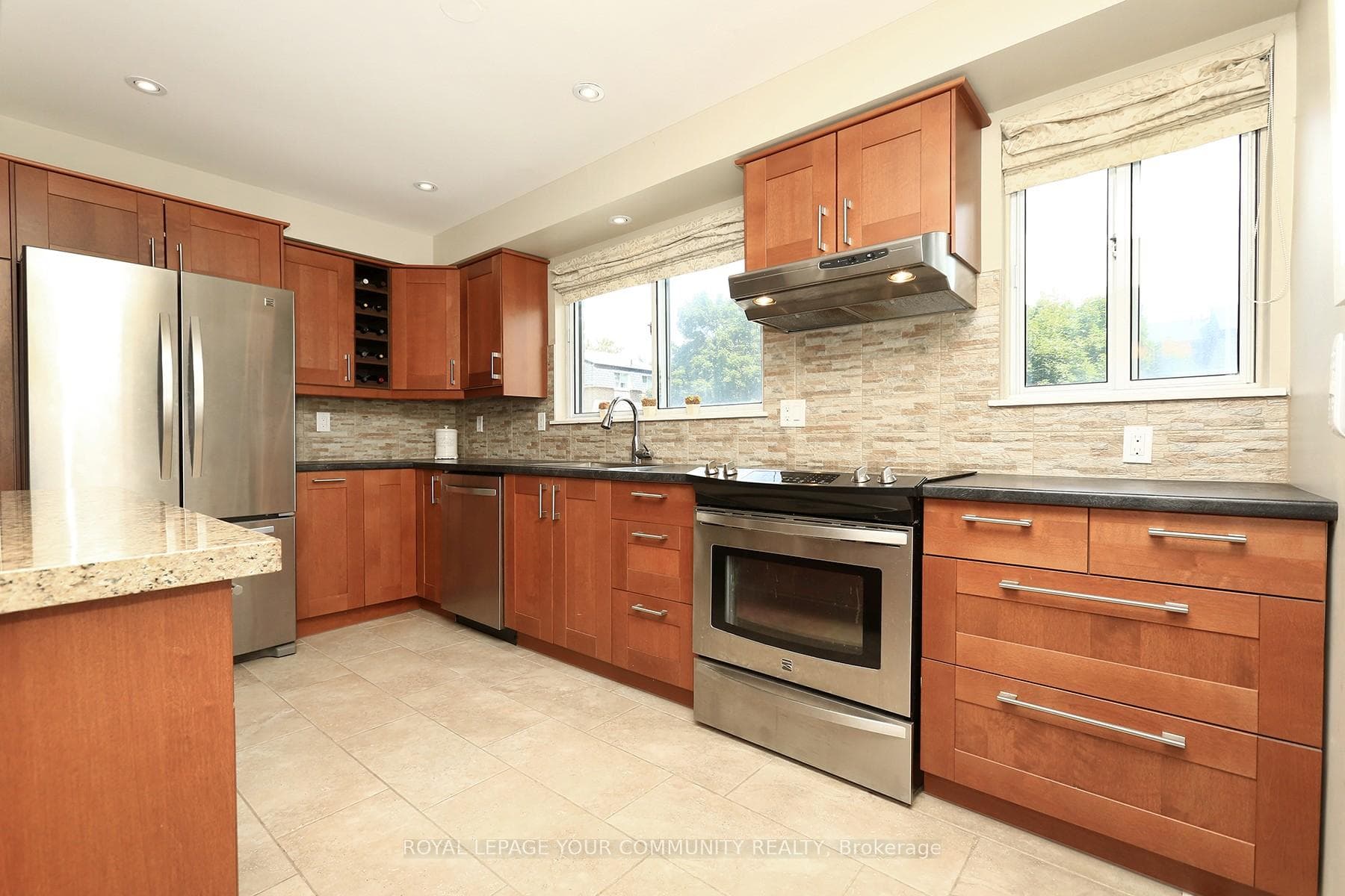 54 Henderson Drive photo 12