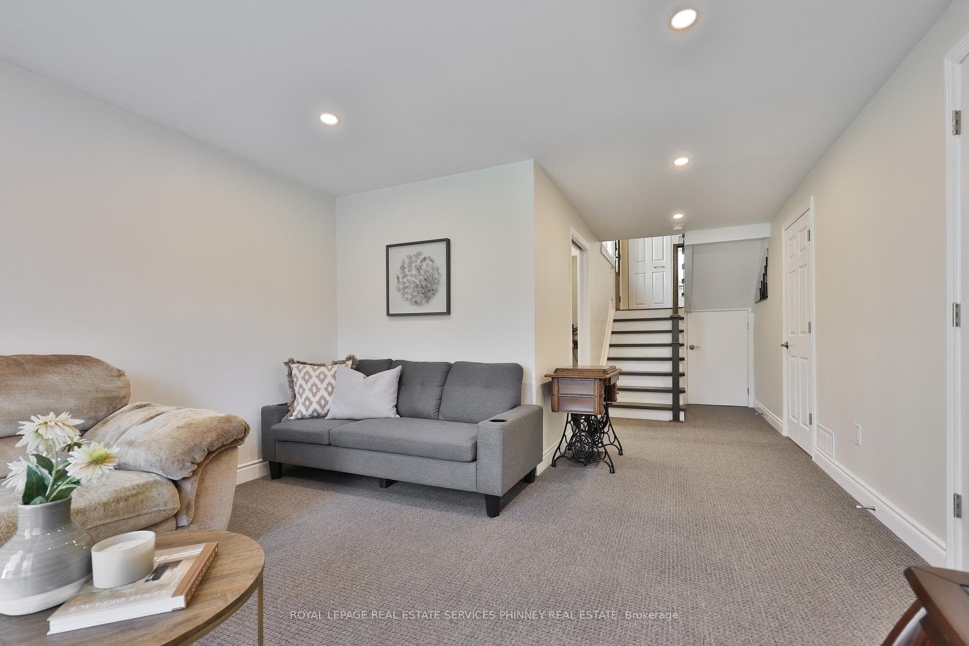 2531 Mainroyal Street photo 21