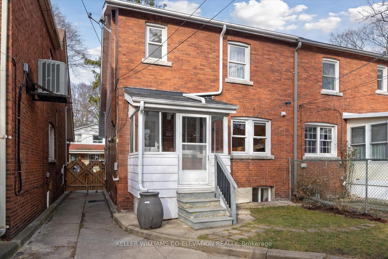 61 Orchard Park Boulevard photo 38