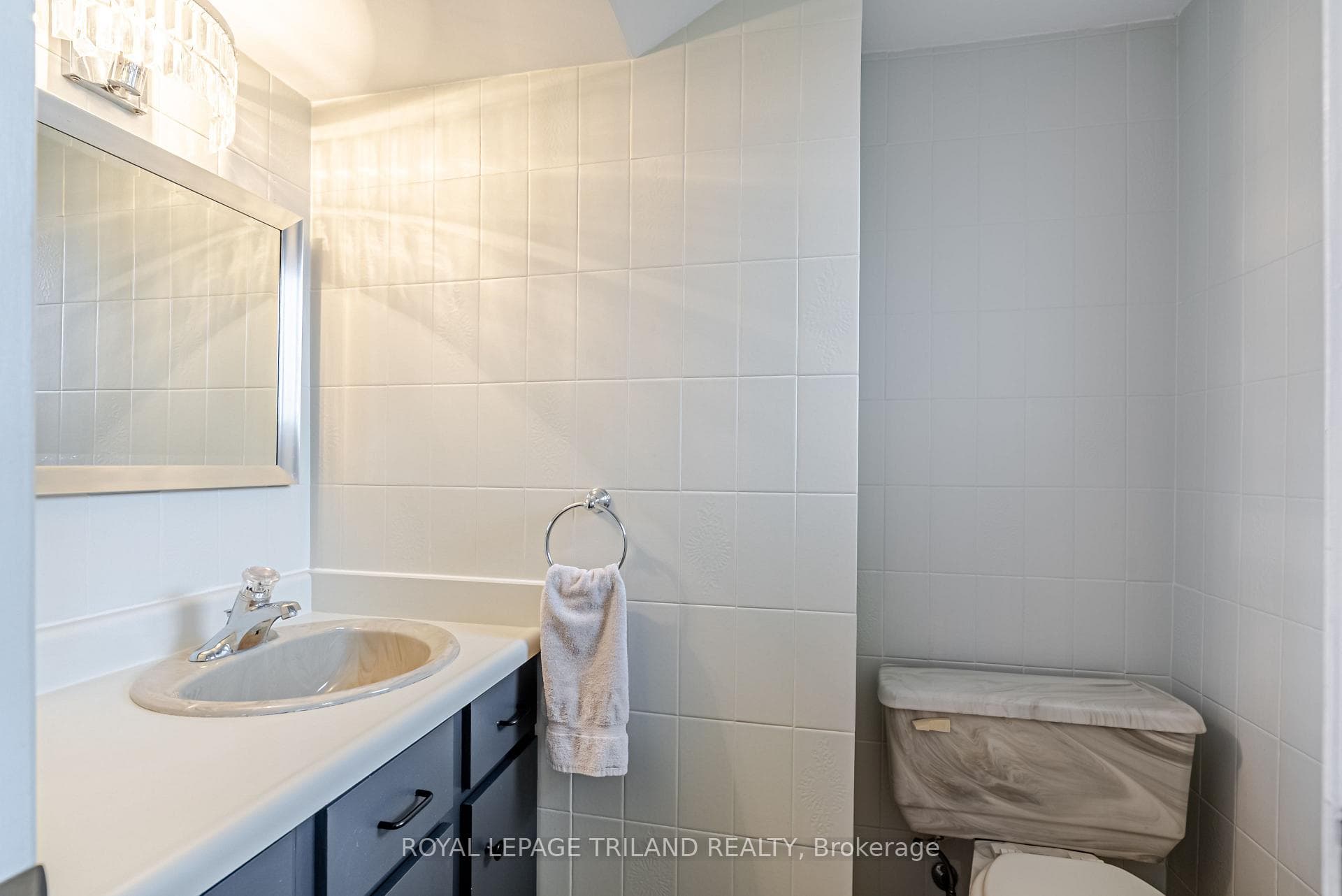 188 Canterbury Drive photo 27