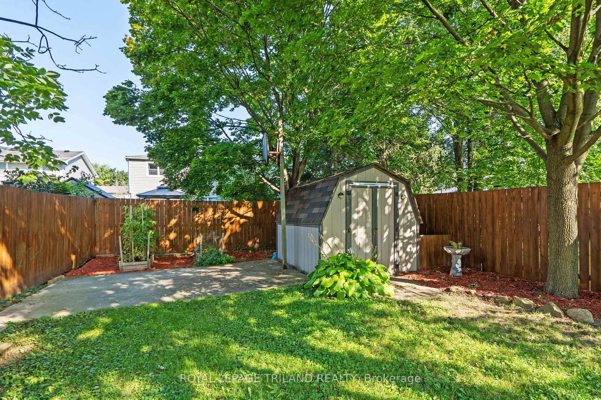 1289 Jalna Boulevard photo 27