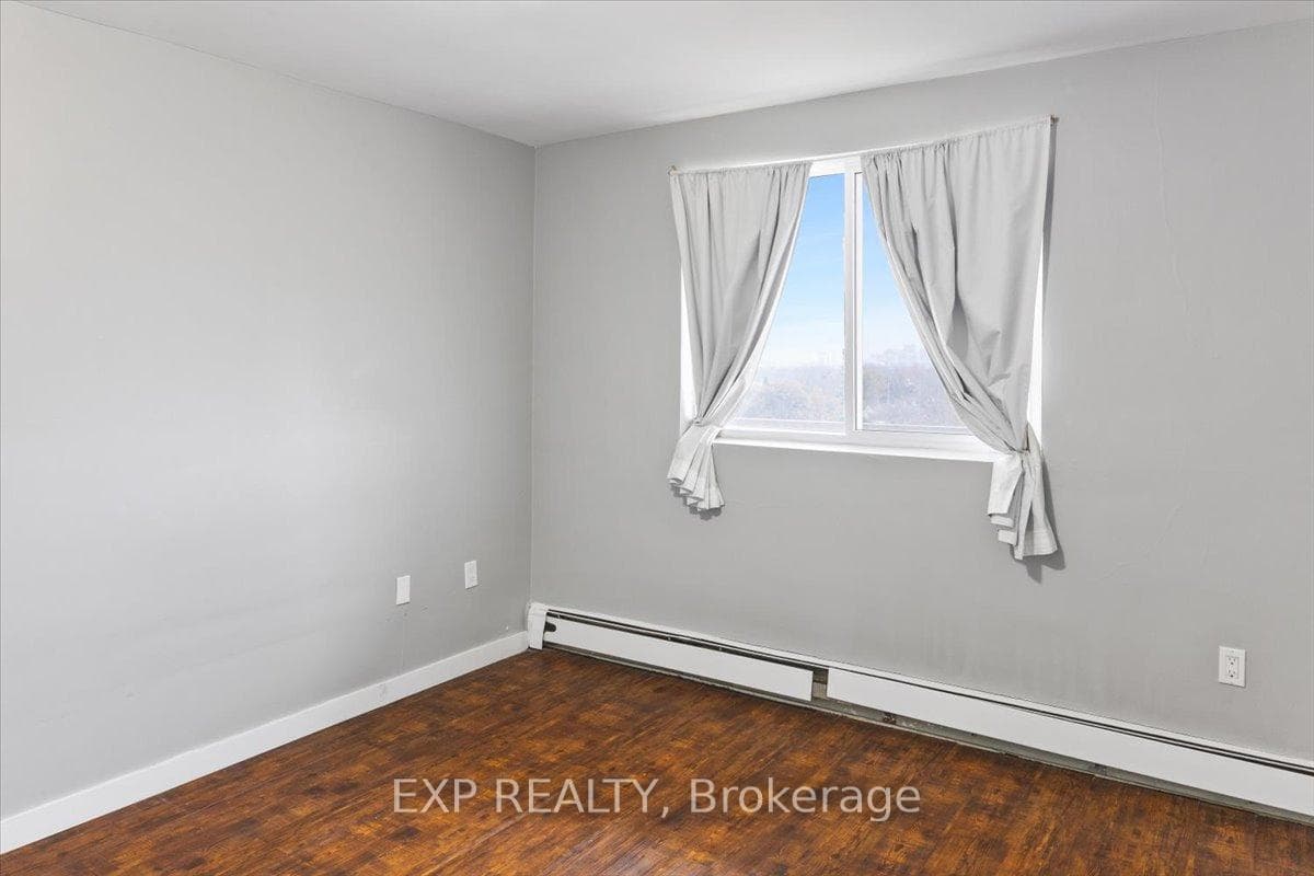 583 Mornington Avenue Unit 811 photo 23
