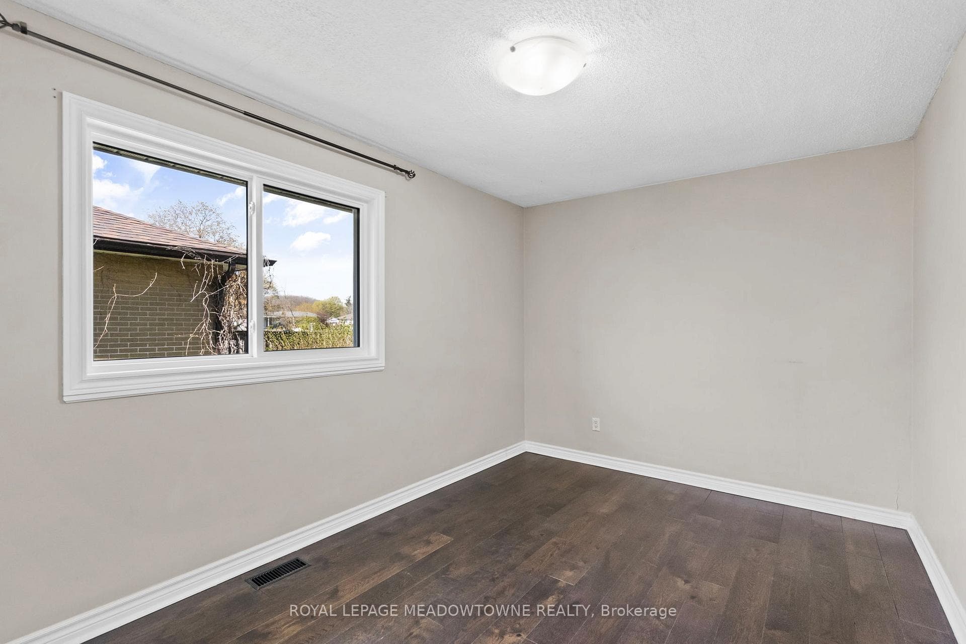 176 Longfield Road Unit Upper photo 19